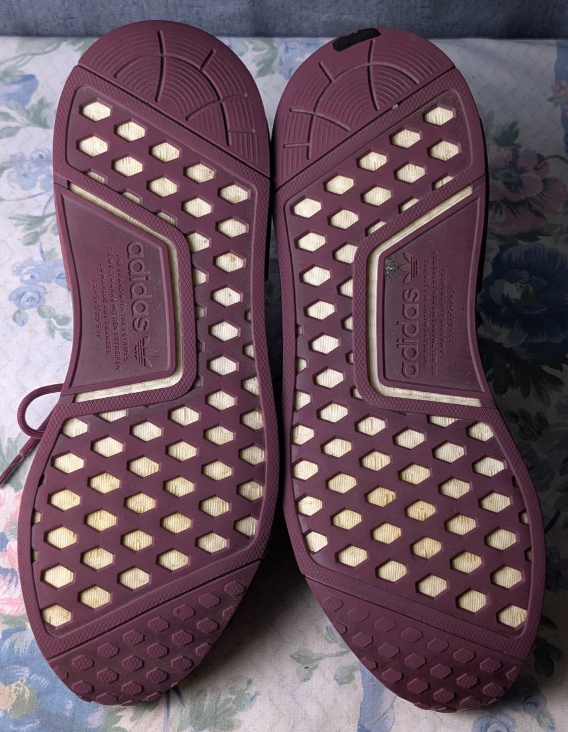 adidas NMD R1 Maroon Burgundy Boost Men’s 9.5 Shoes Running Gym Sneakers GX8384