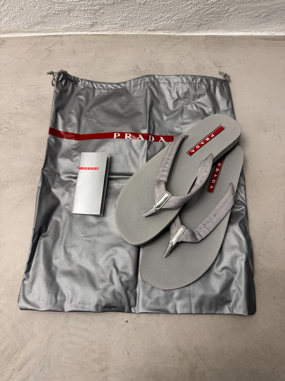 PRADA Grey Rubber Flip Flops Sandals Silver V Strap Synthetic UK6 EU39