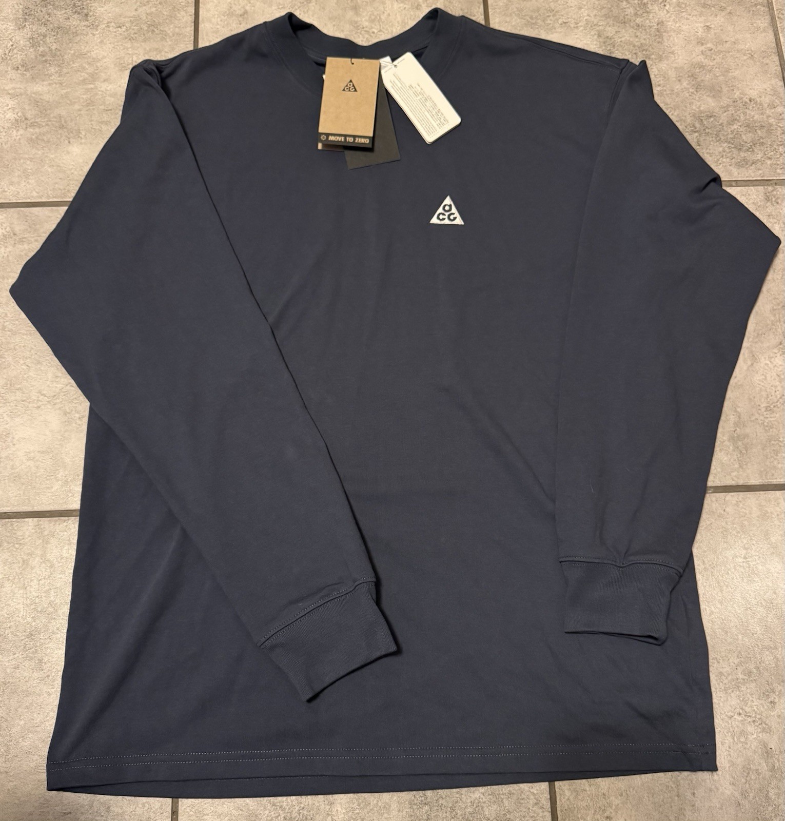 Nike ACG Men’s Long Sleeve Size Medium Loose Fit Thunder Blue FQ3738-437 NWT