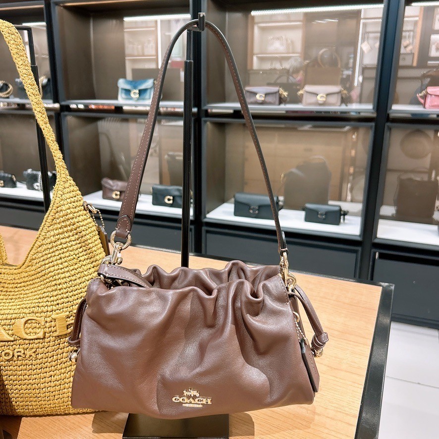 NWT Coach Faye Shoulder Bag CV529 Gold/Maple
