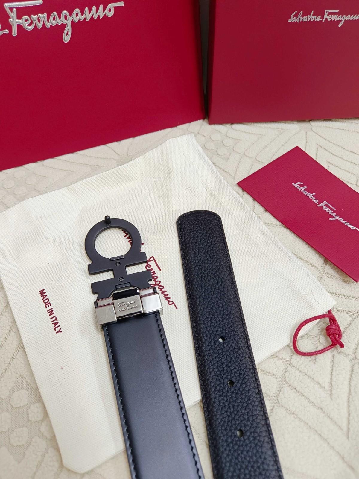 Salvatore Ferragamo Gancini Buckle Leather Belt Reversible Adjustable Size New