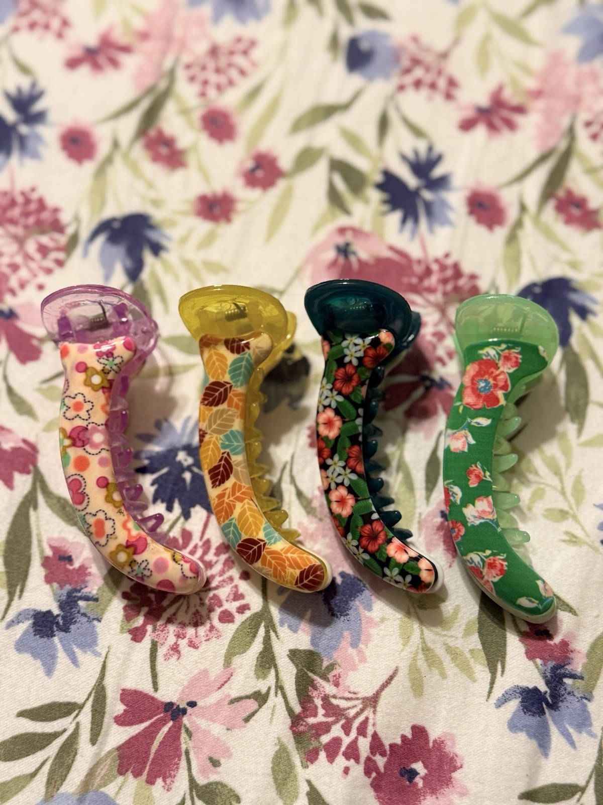 Multicolor Floral Plastic Hair Claw Clips Set of 4, Women/Teens/Unisex