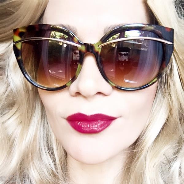 Large Lady in Cat Eye Wire Bar Celebrity Fashion Designer Women Sunglasses 2331