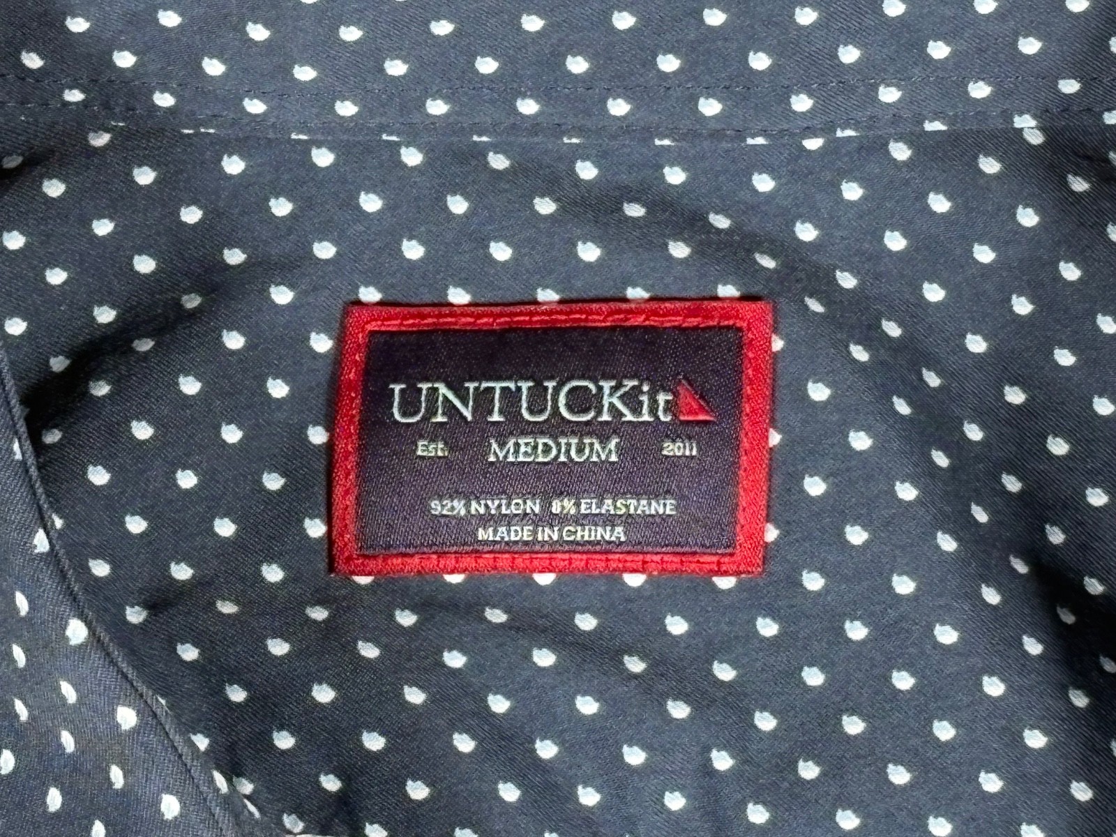 UNTUCKit Button Up Men Medium Navy Polka Dot Stretch Untucked Casual Shirt
