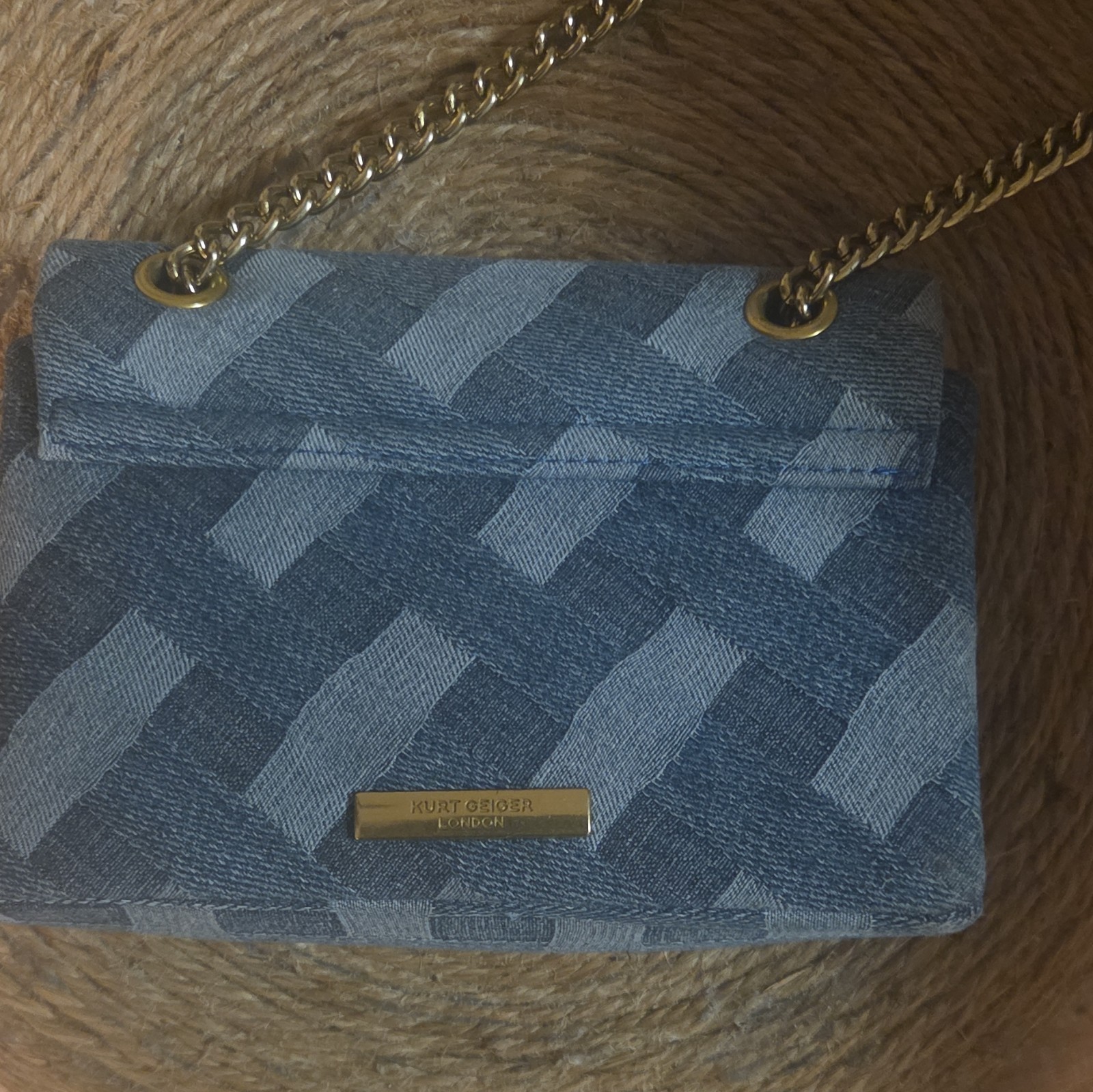 Kurt Geiger Blue Geometric Shoulder Bag Chain Strap Logo Gold Tone Hardware