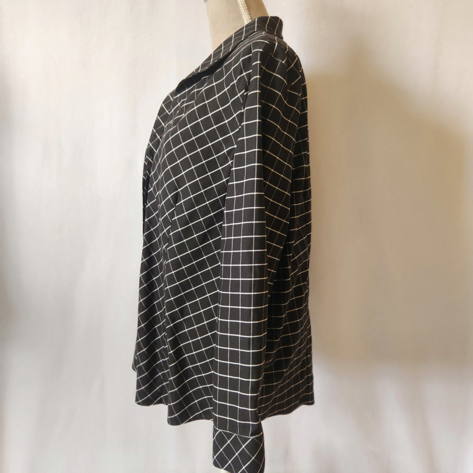 Chico’s Size 3.5/16-18 Black White Grid Pattern Long Sleeve Button Down Shirt