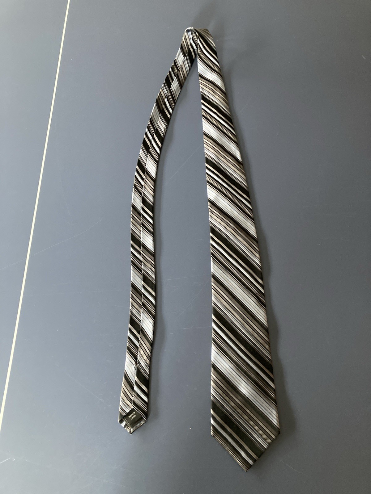 DKNY Silk Tie Dark Blue Light Blue Gray Stripes Necktie USA 58 x 3.25 Inches