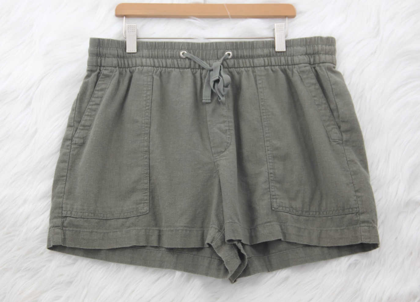 GAP Womens M Linen Blend Pull On Shorts Olive Green Casual Elastic Waist BEACH