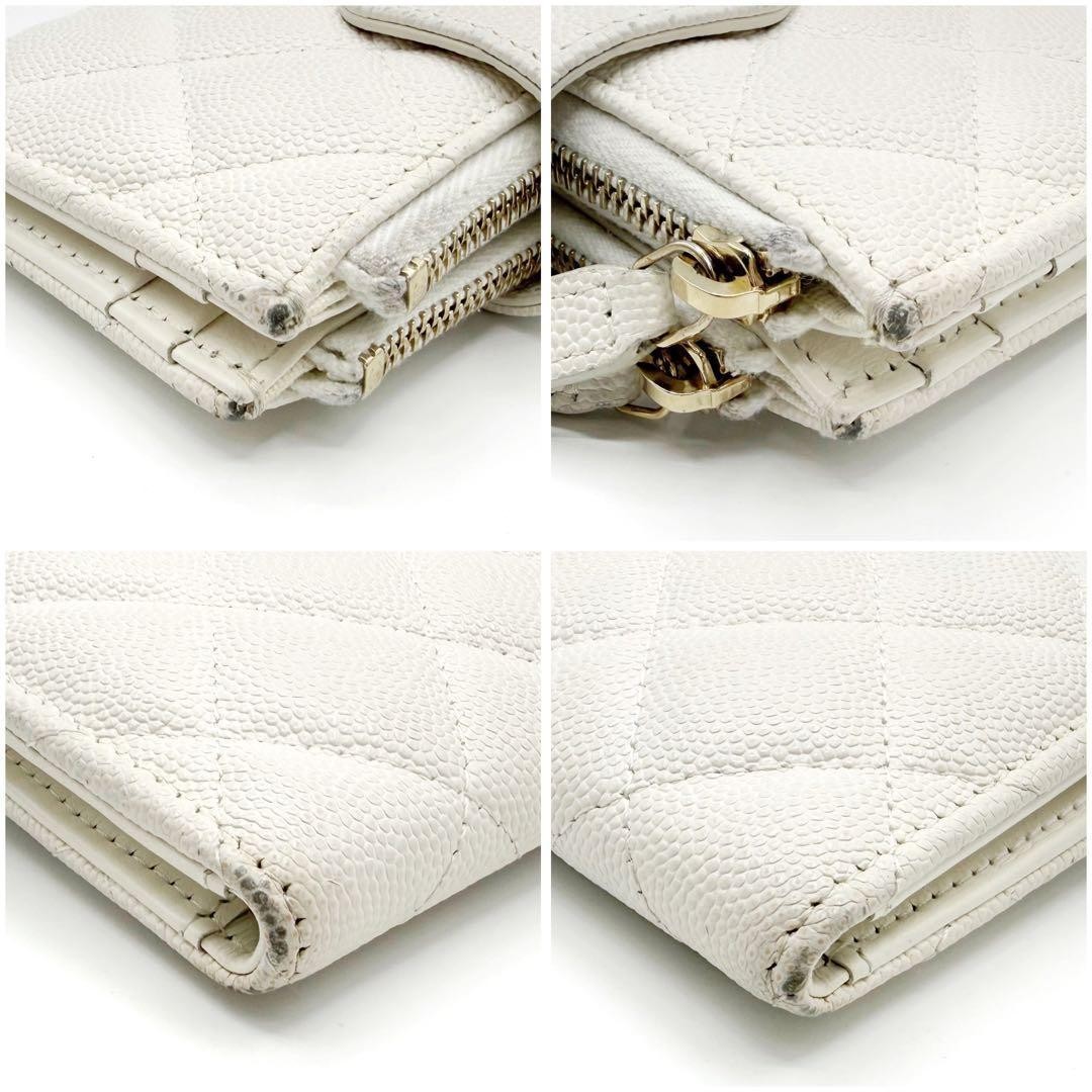Excellent Condition Chanel Matelass Two Fold Fragment Case White