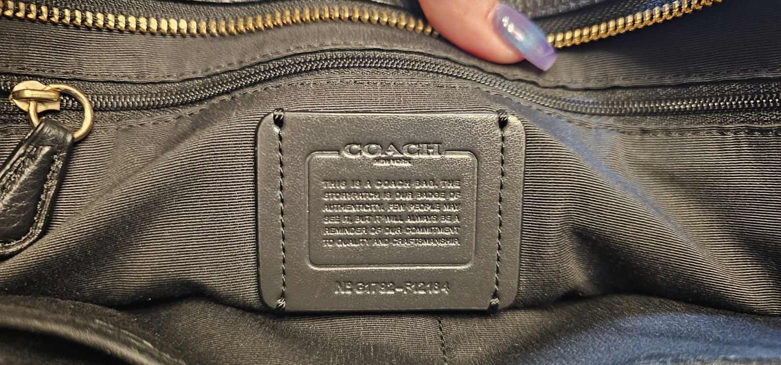 Coach Black Pebbled Tote Bag Turn Lock Zip Top Gold Hardware Lined Pockets