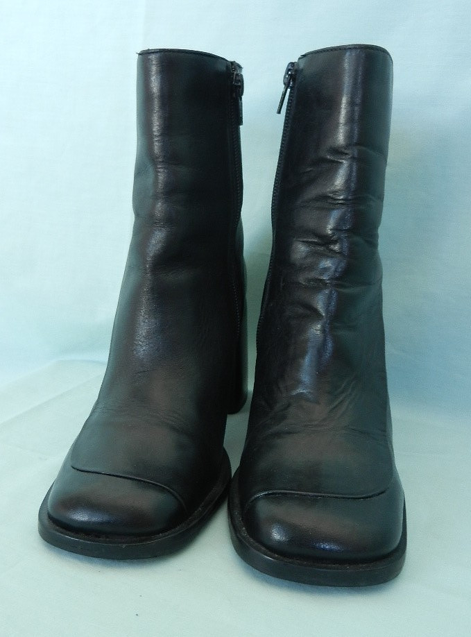 CANDIE’S Y2K Black Leather 3.5″ High Chunky Heels Square Toes Ankle Booties, 8M