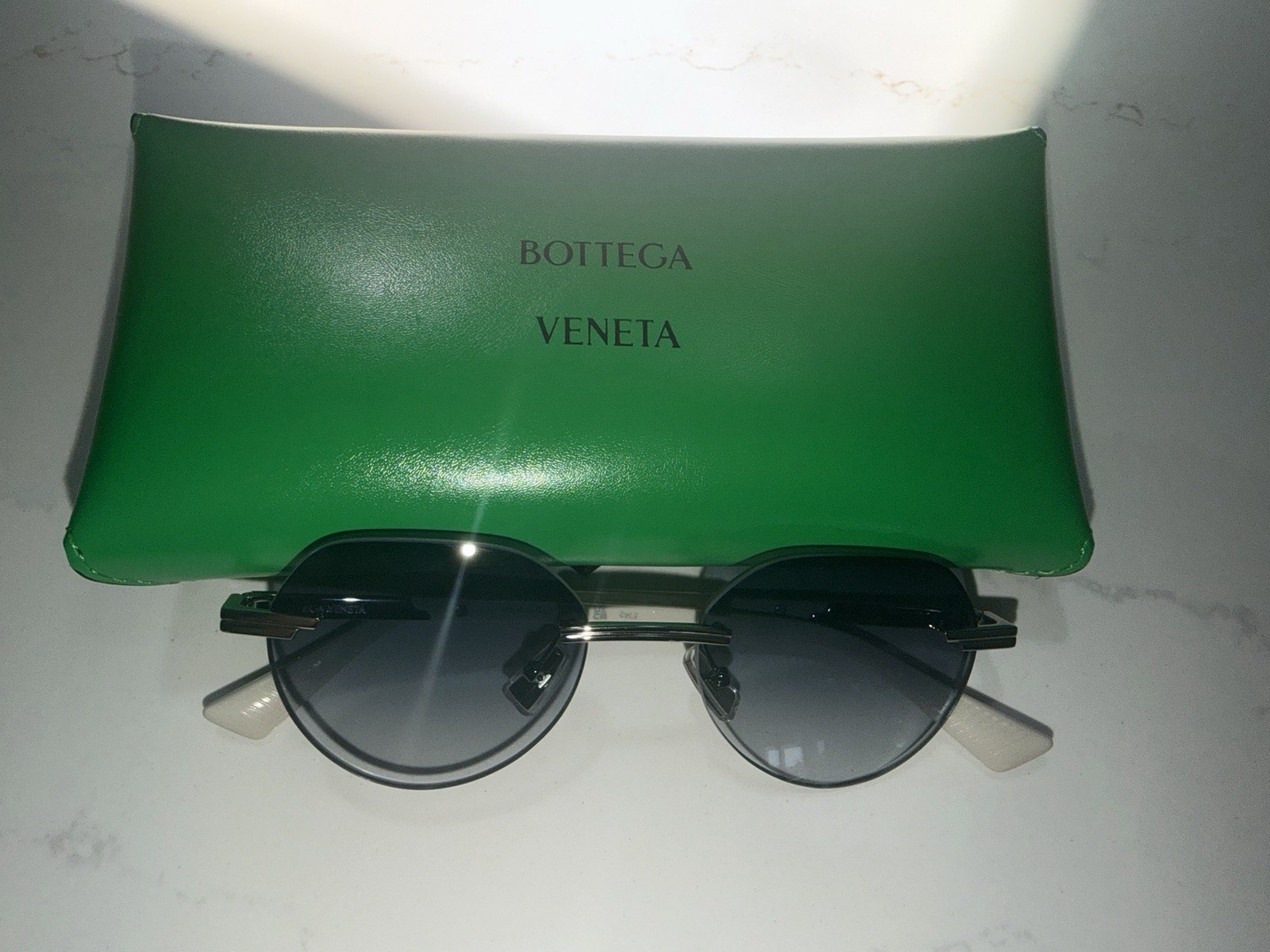 Bottega Veneta BV1379S Rimless Round Sunglasses Silver Metal Gray Gradient