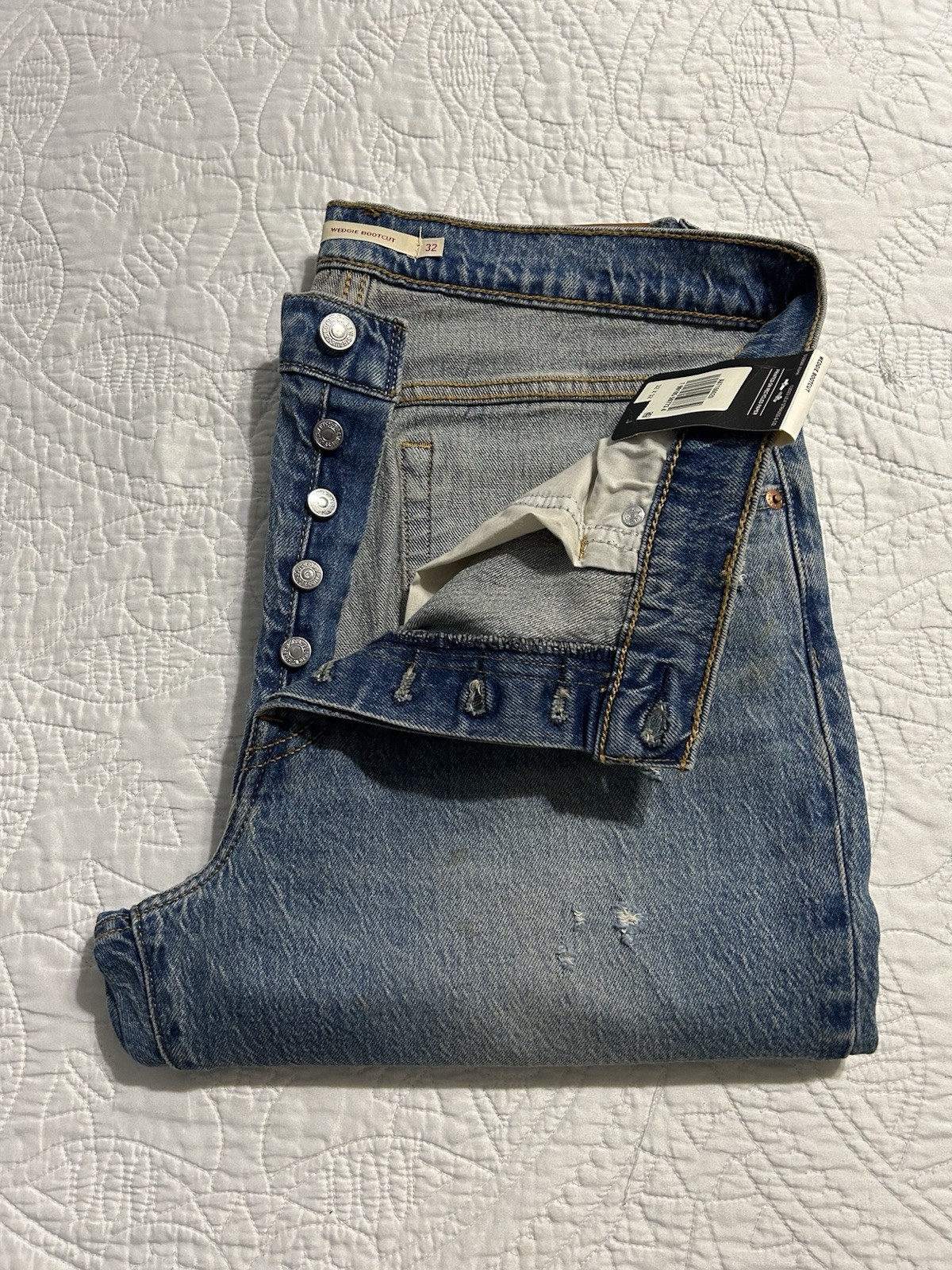 Levi’s Womens Wedgie Bootcut Jeans A8710-0020 MEDIUM WASH Size 32×32 NWT