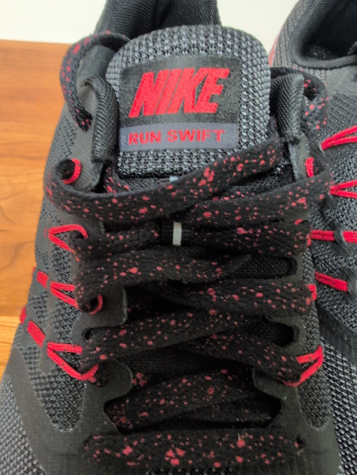 Nike Run Swift AR1945 001 Black Red Speckled Laces Size Men 8 Women 9.5