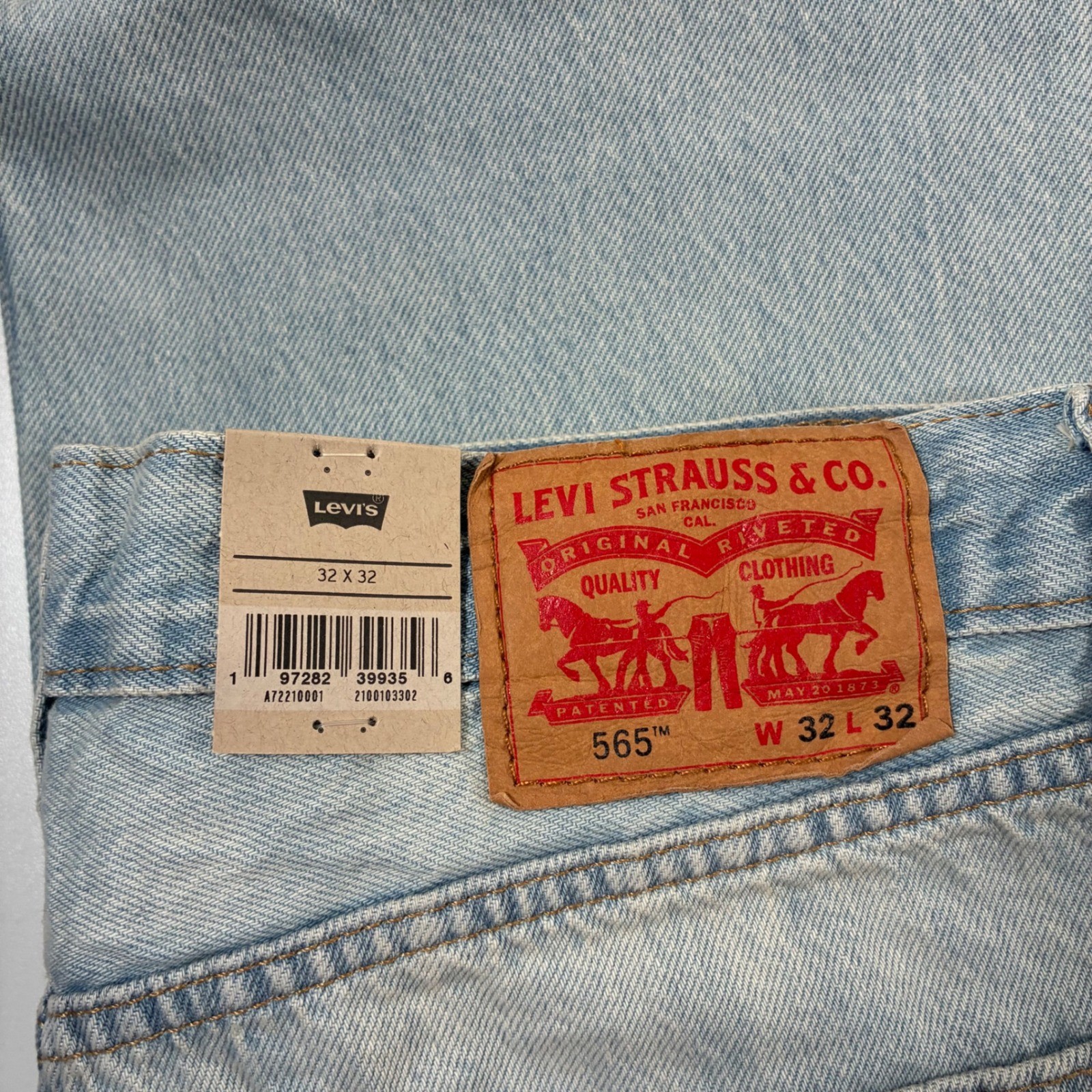 NEW Levi’s 565 ’97 Loose Straight Jeans Mens 32×32 Light Wash Denim A72210001