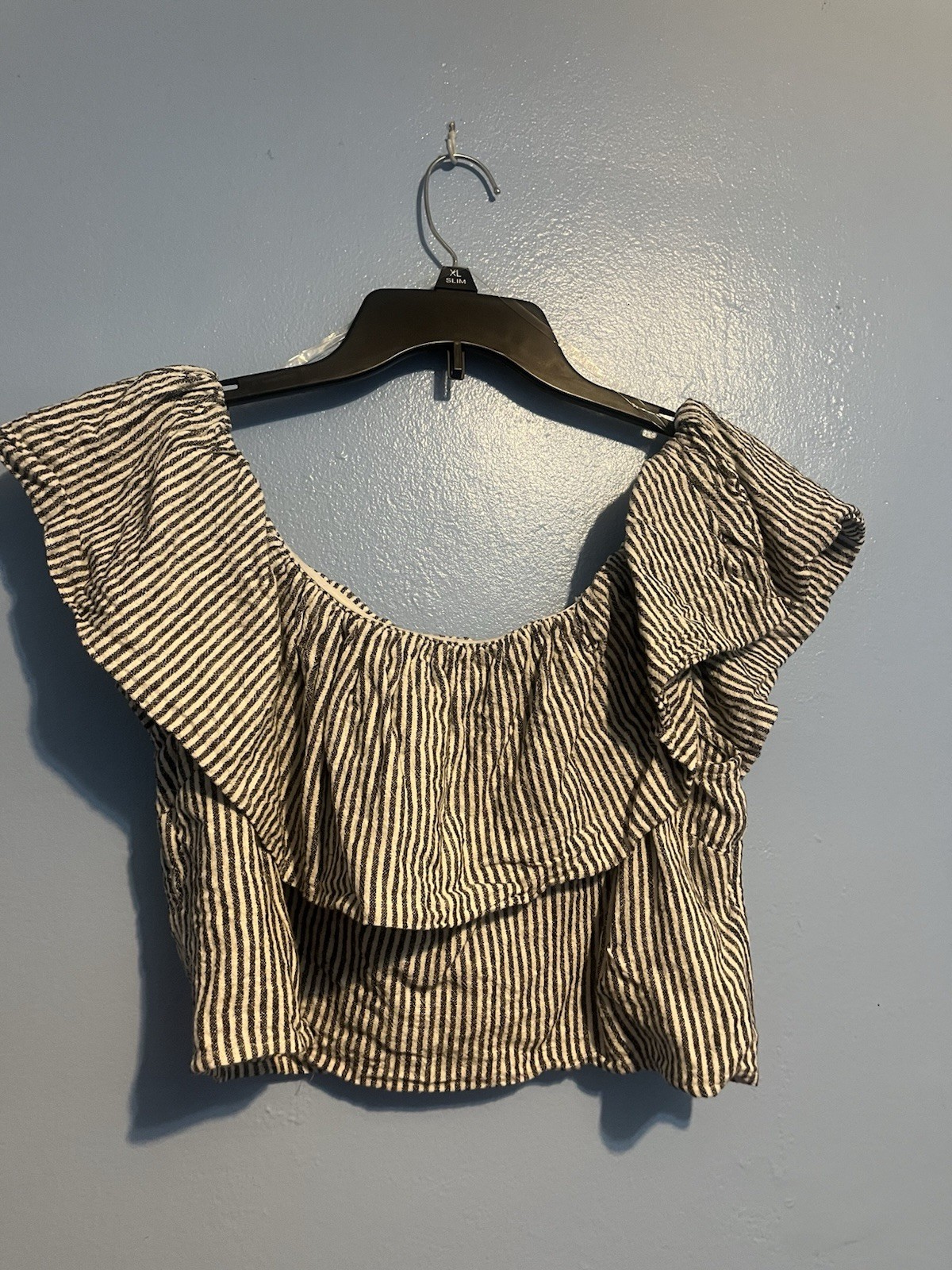 Black And White Stripped Cropped Ruffle Overlay Top, XL