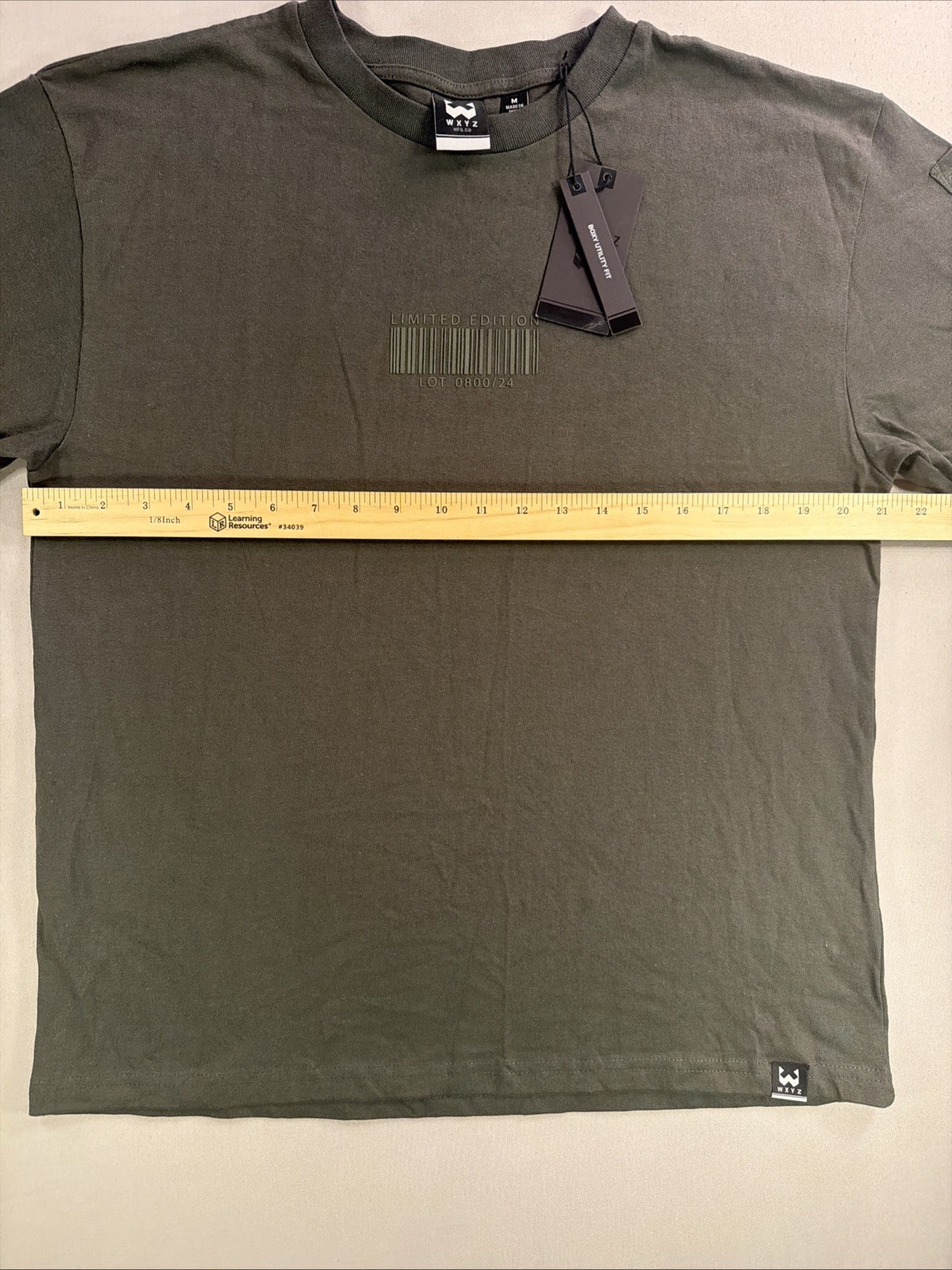 NWT WXYZ MFG CO Mens Medium Olive Green Boxy Utility Fit Limited Edition T-Shirt