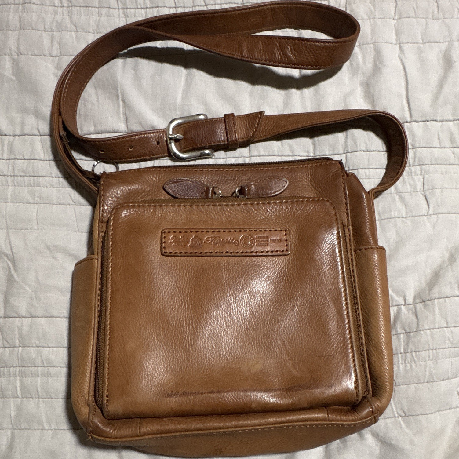 Fossil Brown Crossbody Bag Zip Closure Adjustable Strap Inner Pockets Lined