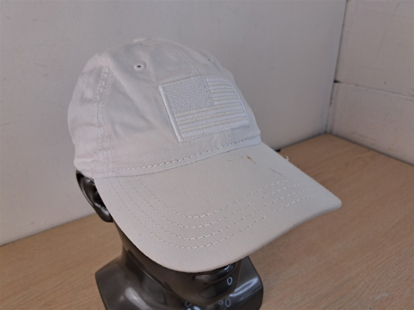 ACADEMY SPORTS OUTDOORS USA FLAG ADJUSTABLE STRAPBACK BASEBALL HAT/CAP, WHITE