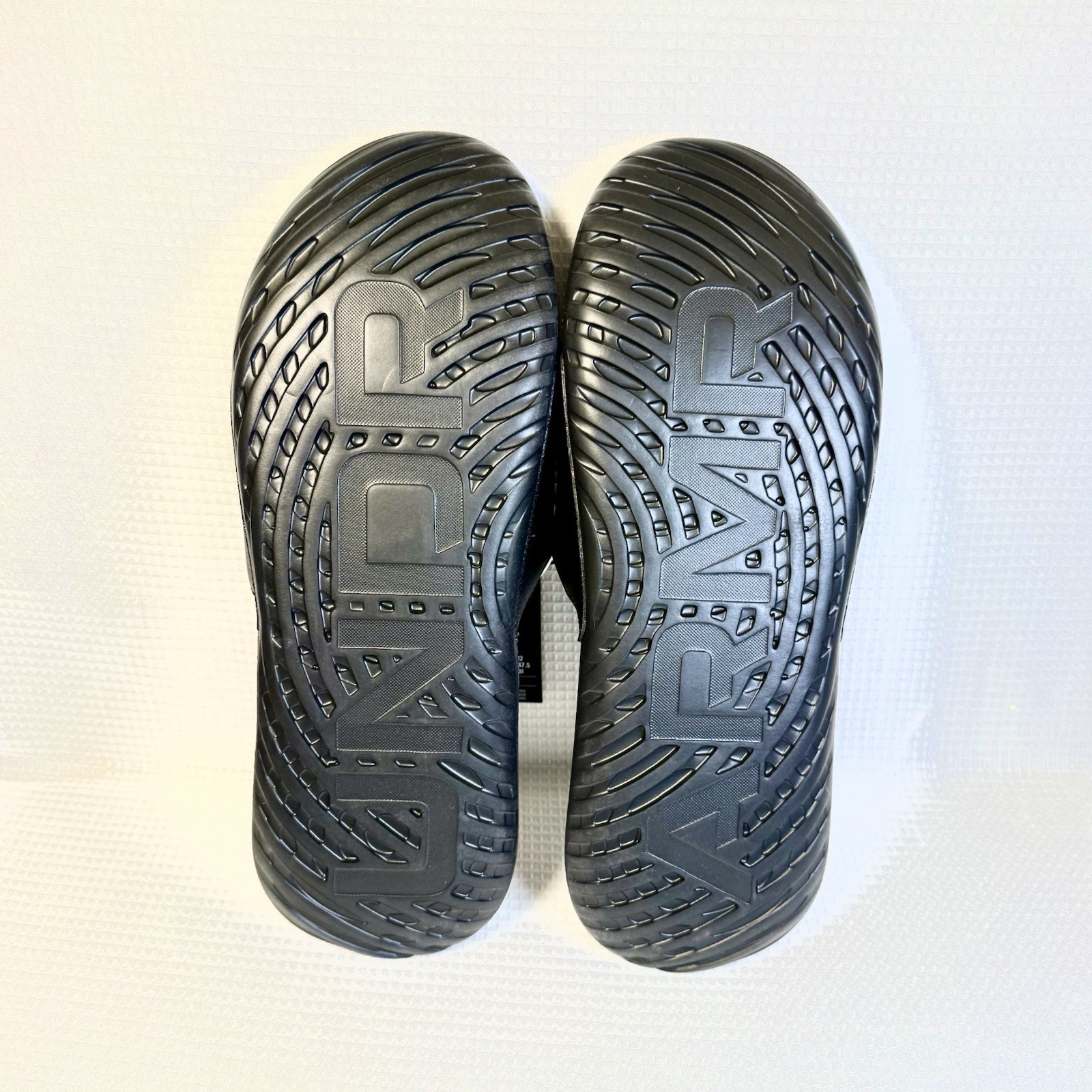 Under Armour Ignite Select Slide Sandal – Black / White Size 13 – NEW