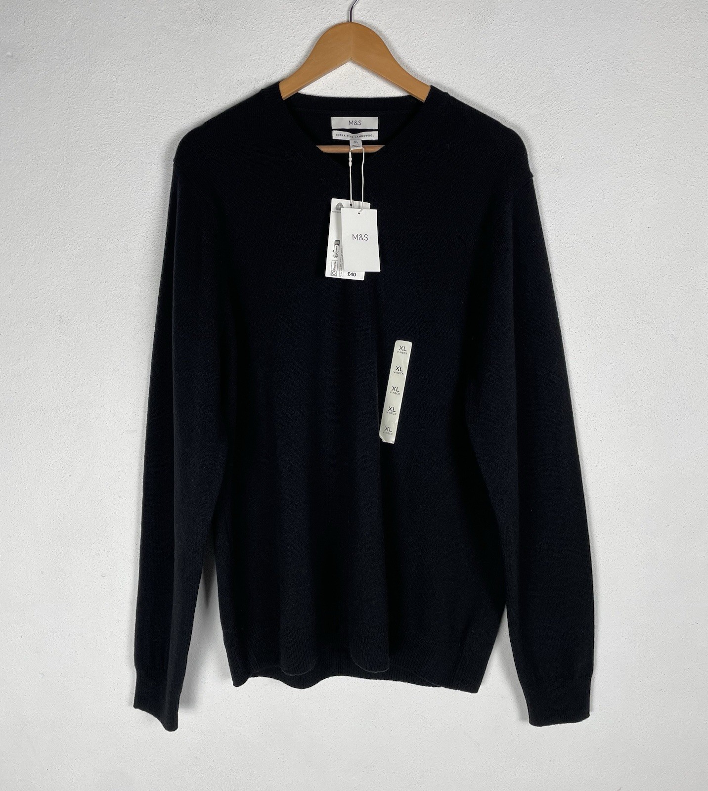 BNWT M&S Men’s Black Extra Fine Lambswool V-Neck Jumper Size XL 44-46”CH