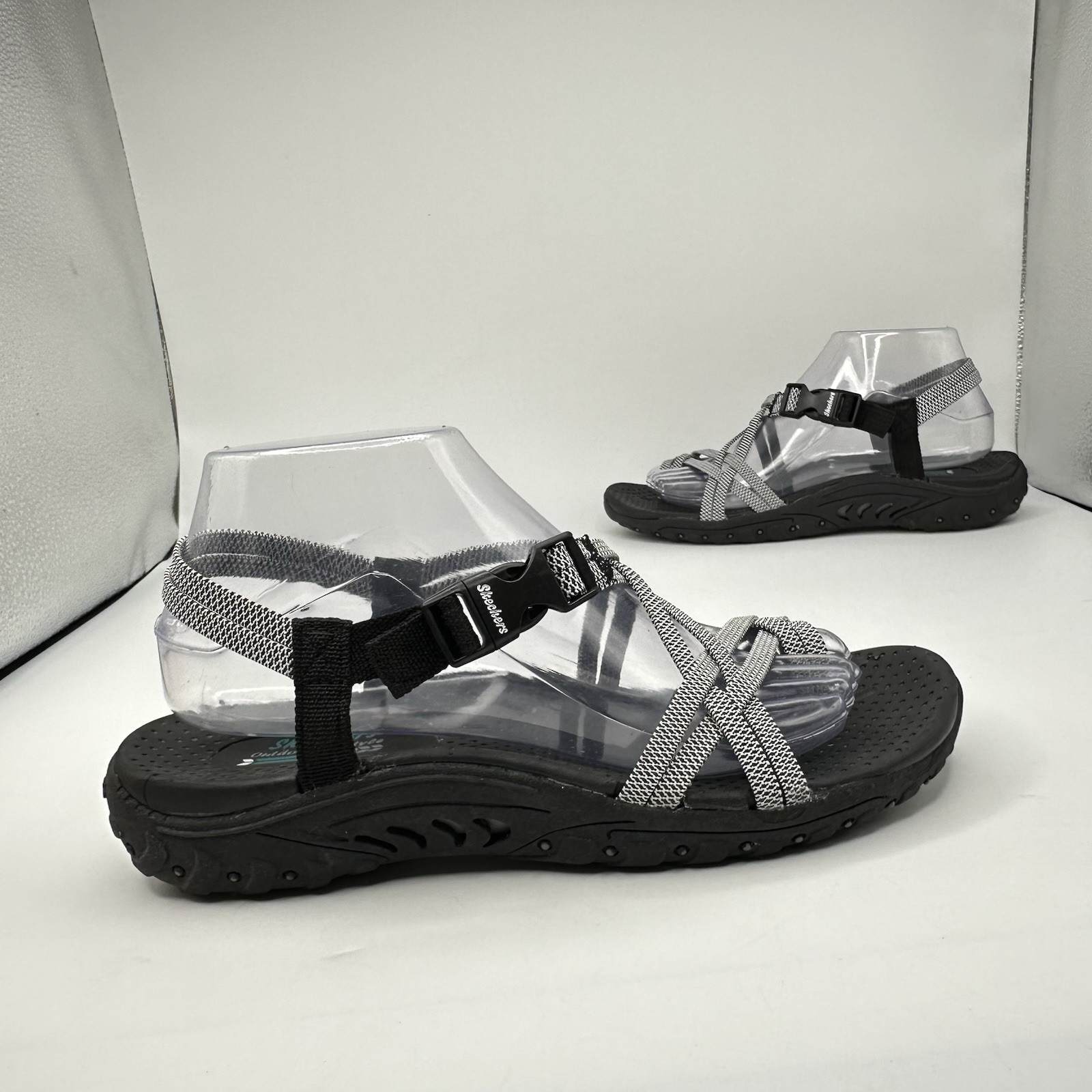 Skechers Reggae Irie Mon Black White Women’s Sandals Size 8