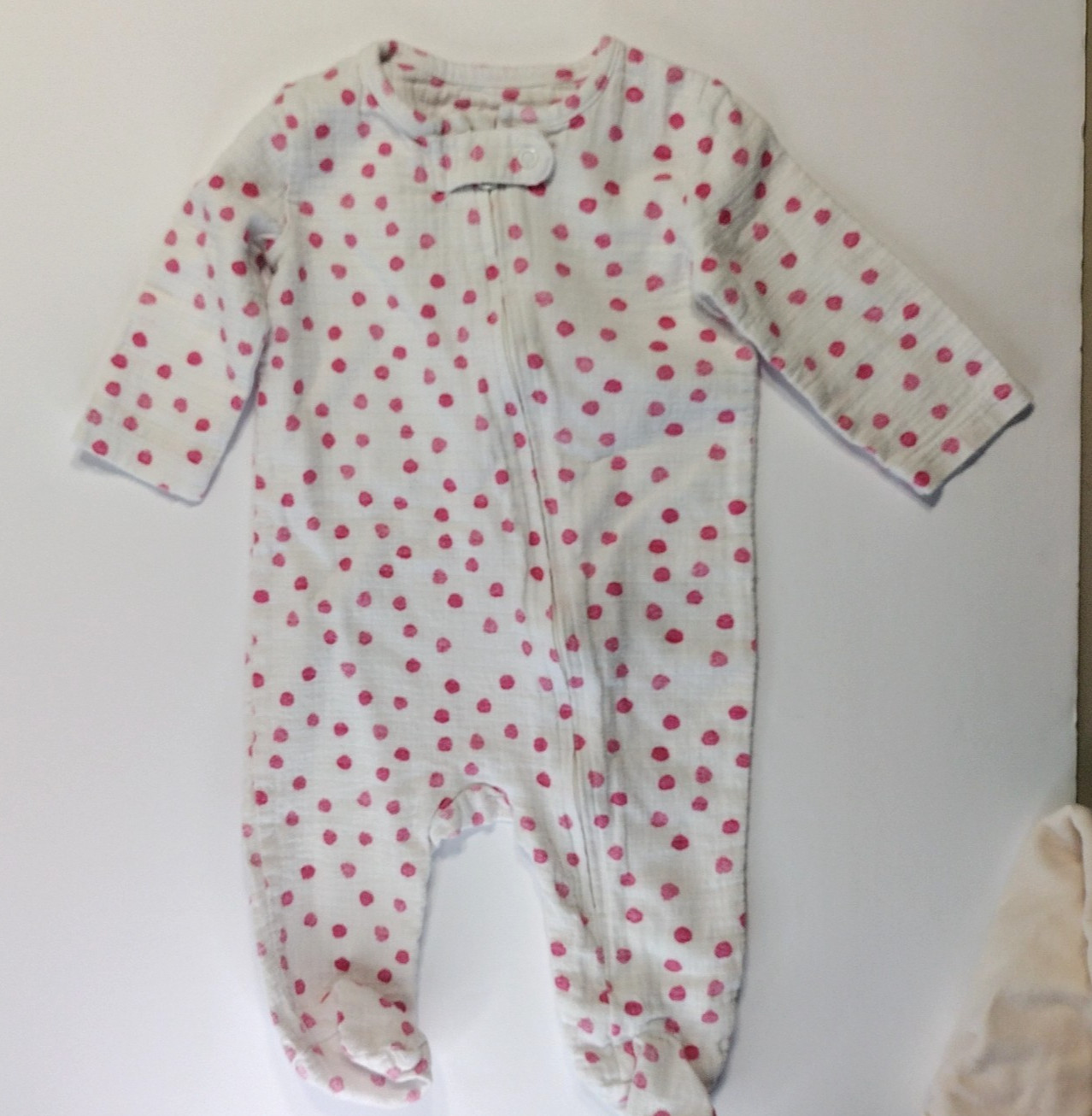 KeaBabies Soothe Zippy Swaddle Wrap 0-3M & Aden Girls Footed Sleeper 0-3M Pink