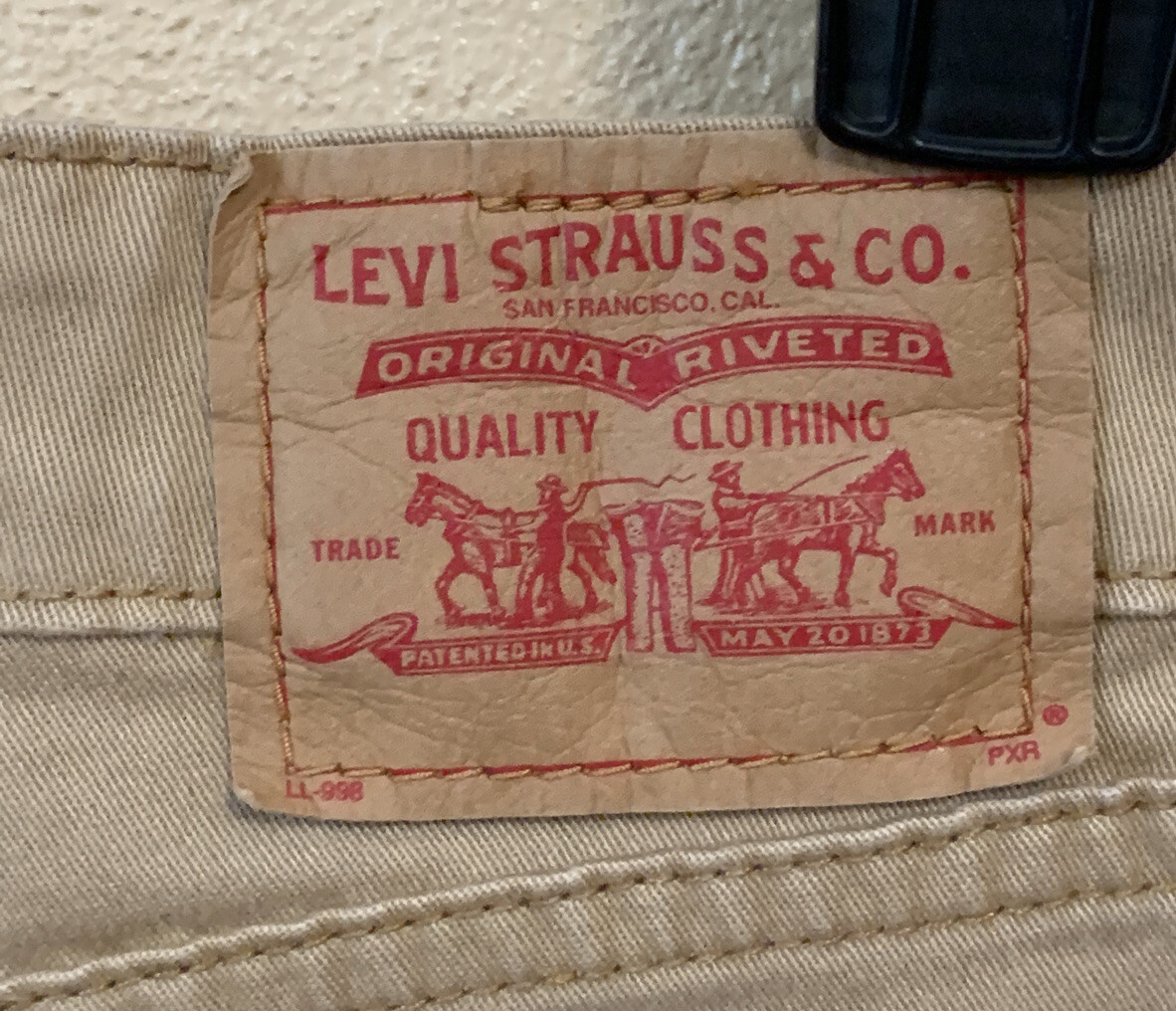 EUC Levi’s Womens Shorts 98% Cotton / 2%elastomer Superlow Stretch Size 3JR