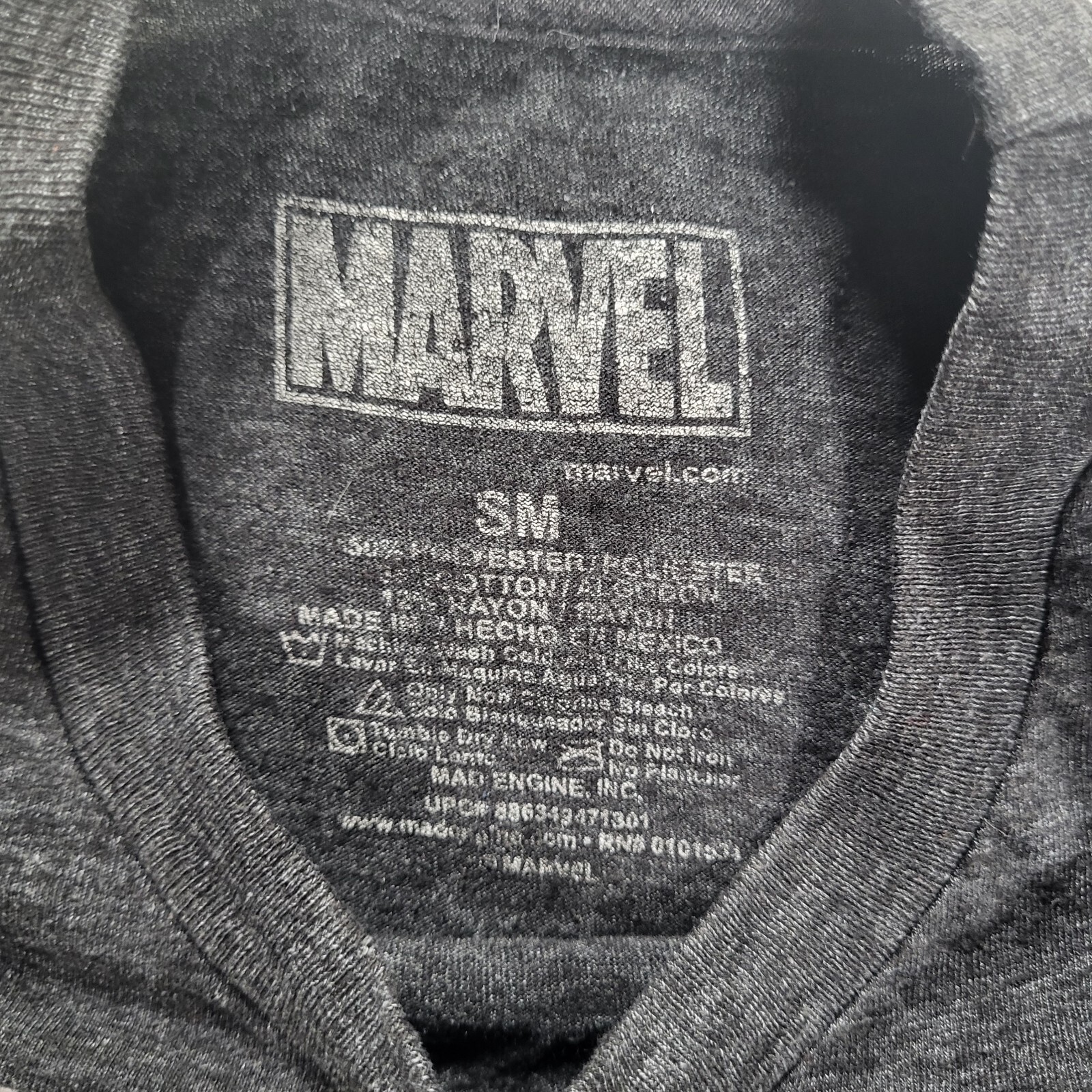 Marvel Comics Men’s Small Captain America Shield Distressed Look Black Tshirt