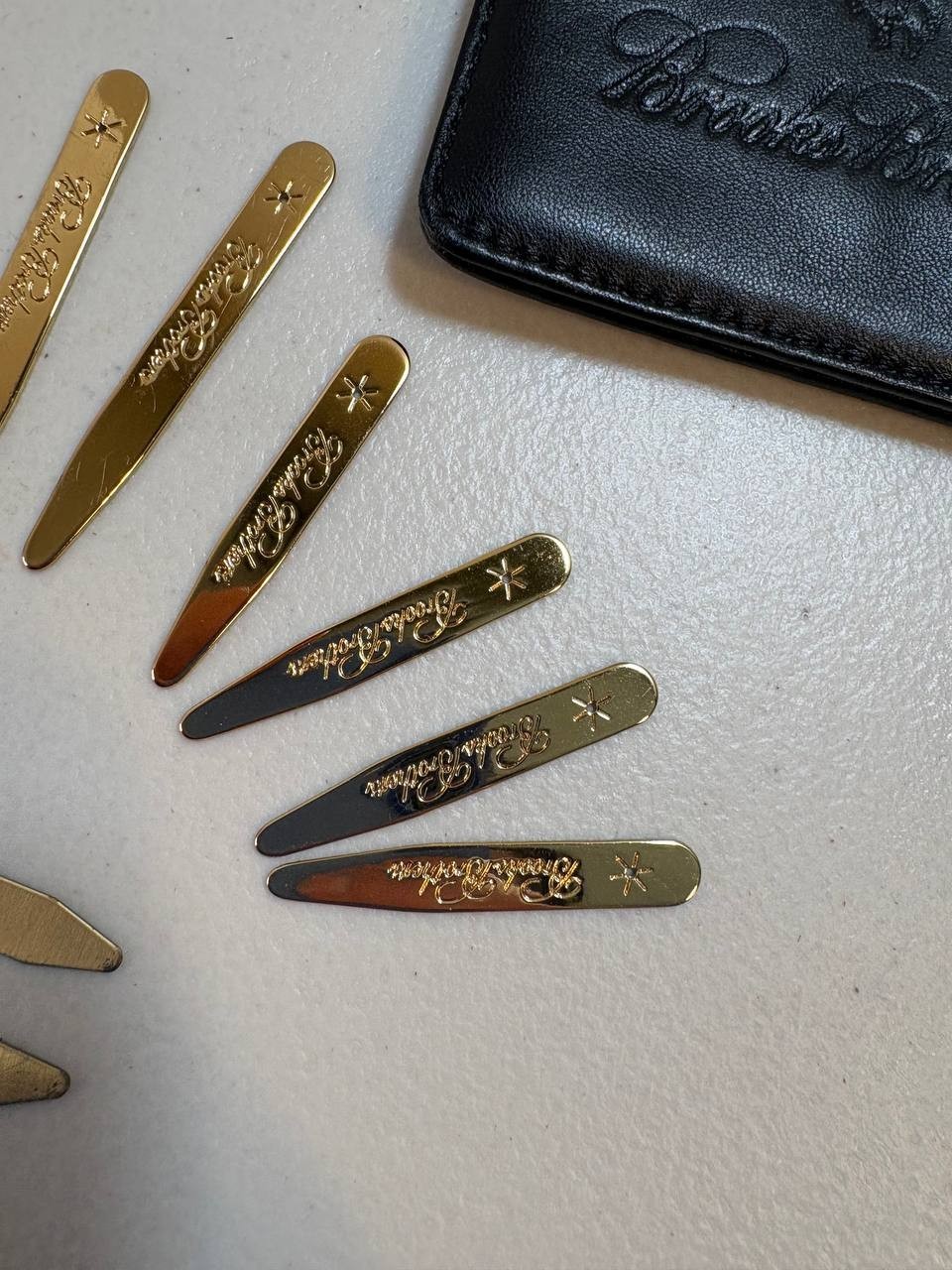 Brooks Brothers Gold Tone Collar Stays Set w/ Black Leather Case 7 Pieces