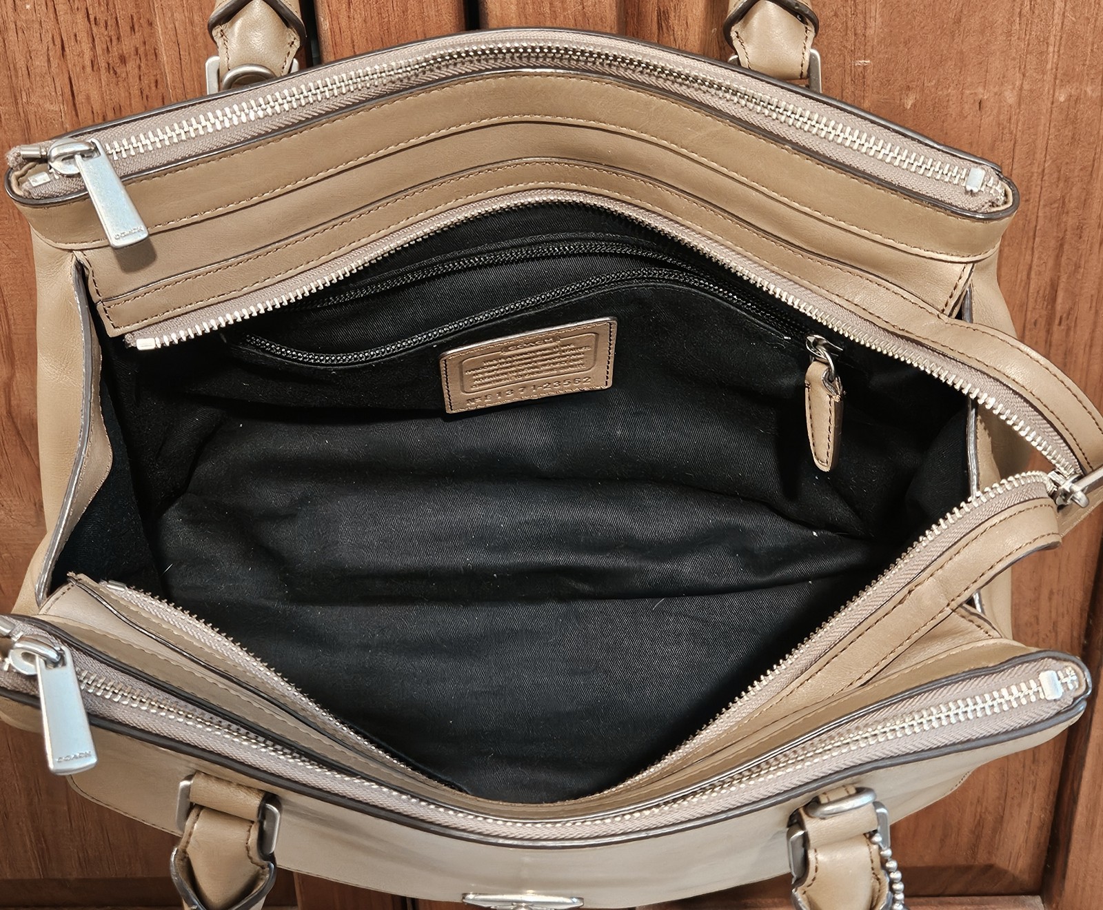 COACH 2001 Y2k HandBag Purse Turn Lock/Zip w/Coach Scarf GREAT CONDITION!!