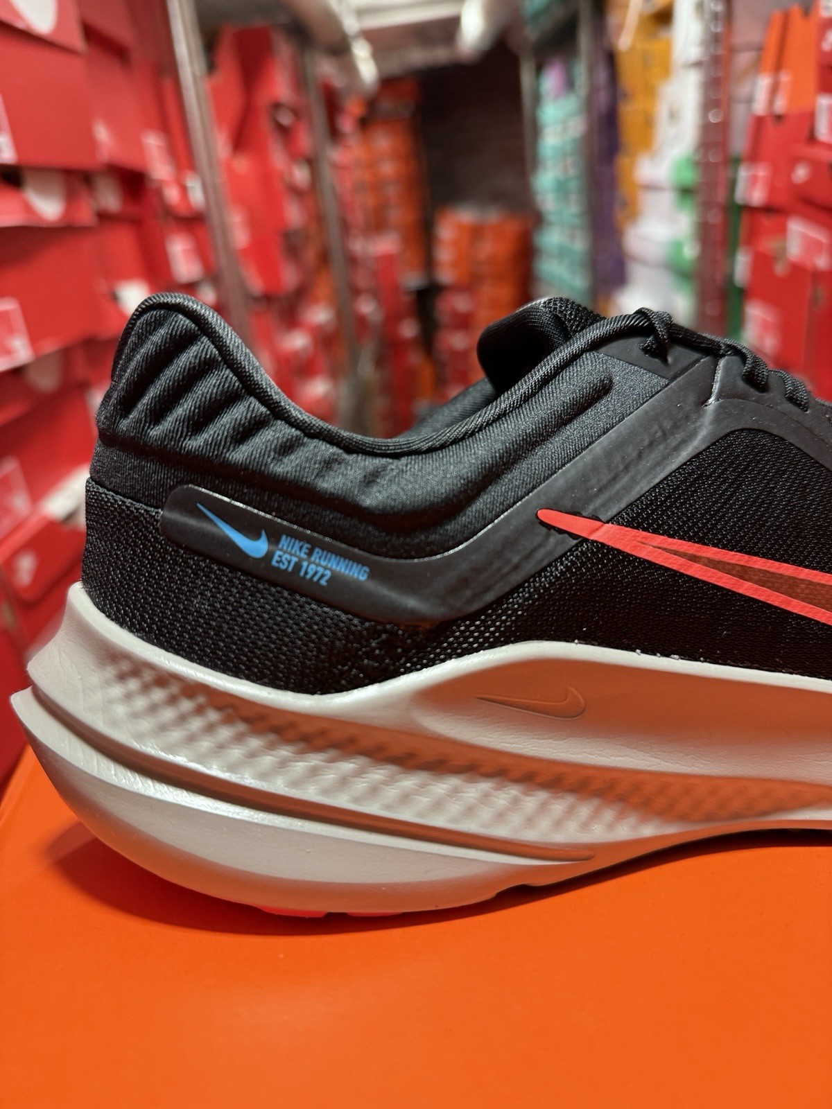 Nike Quest 5 Black Bright Crimson DD0204-005 Men’s Running Shoes