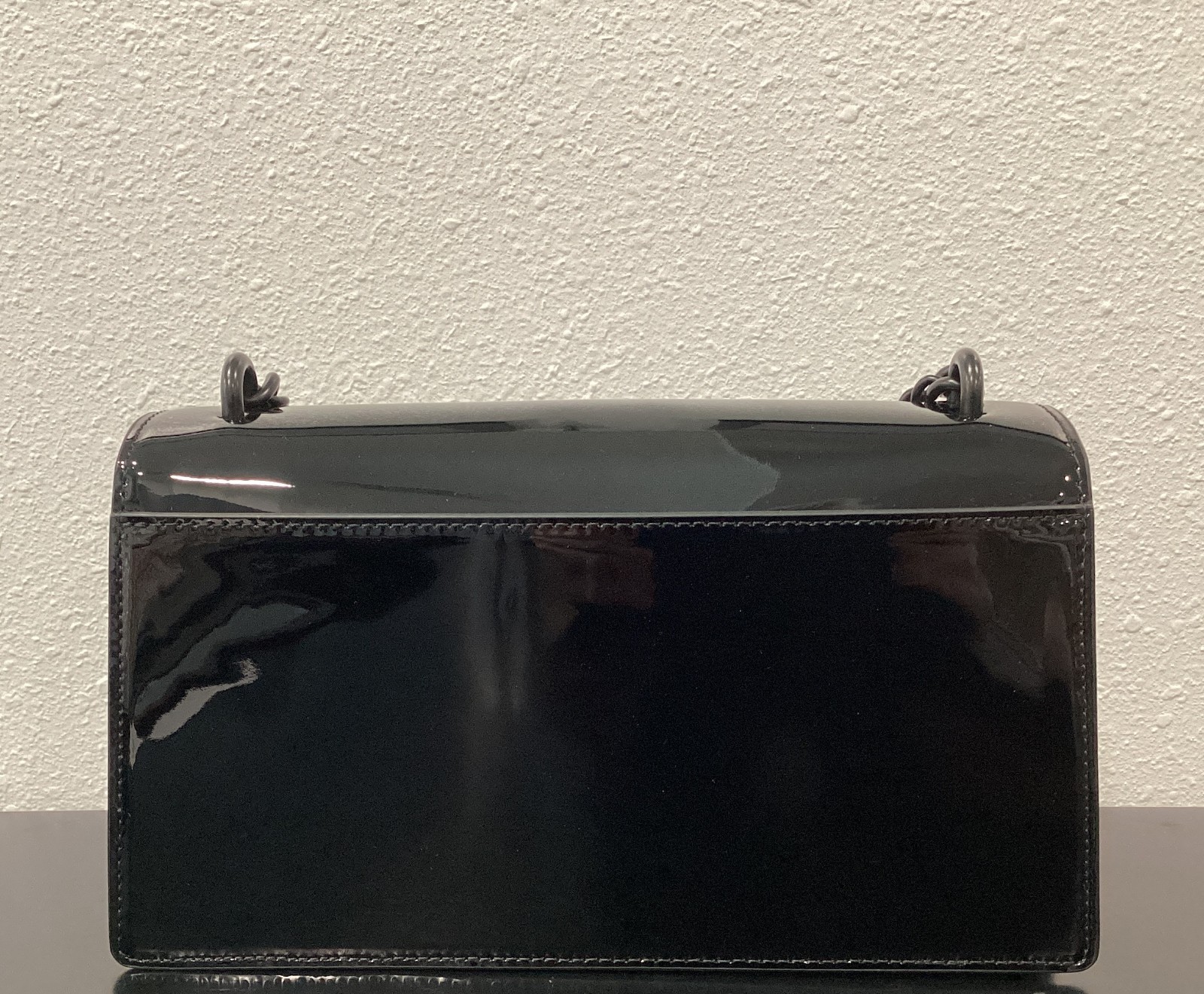Kurt Geiger Shoreditch 10″x5″x2.75″ Black Patent Drench Leather Mirror Crossbody