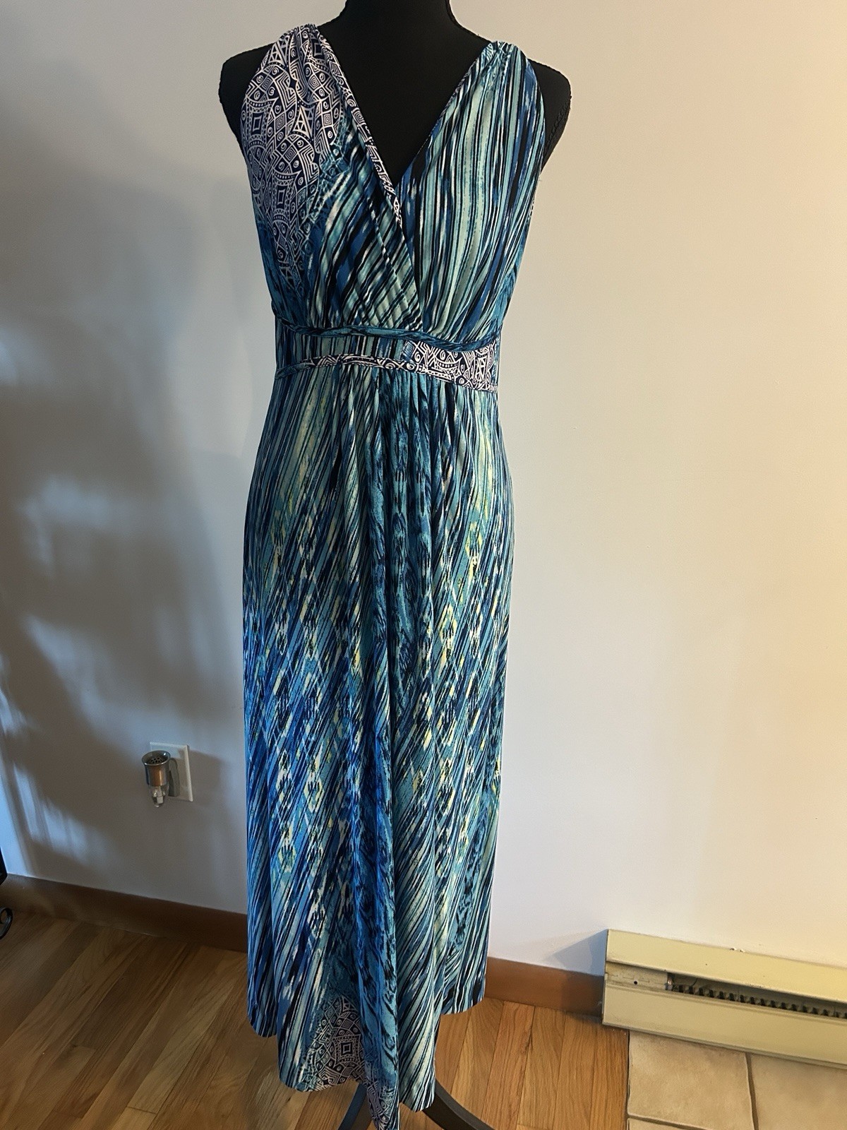 John Paul Richard Blue Abstract Sleeveless V-Neck Midi Dress Size M