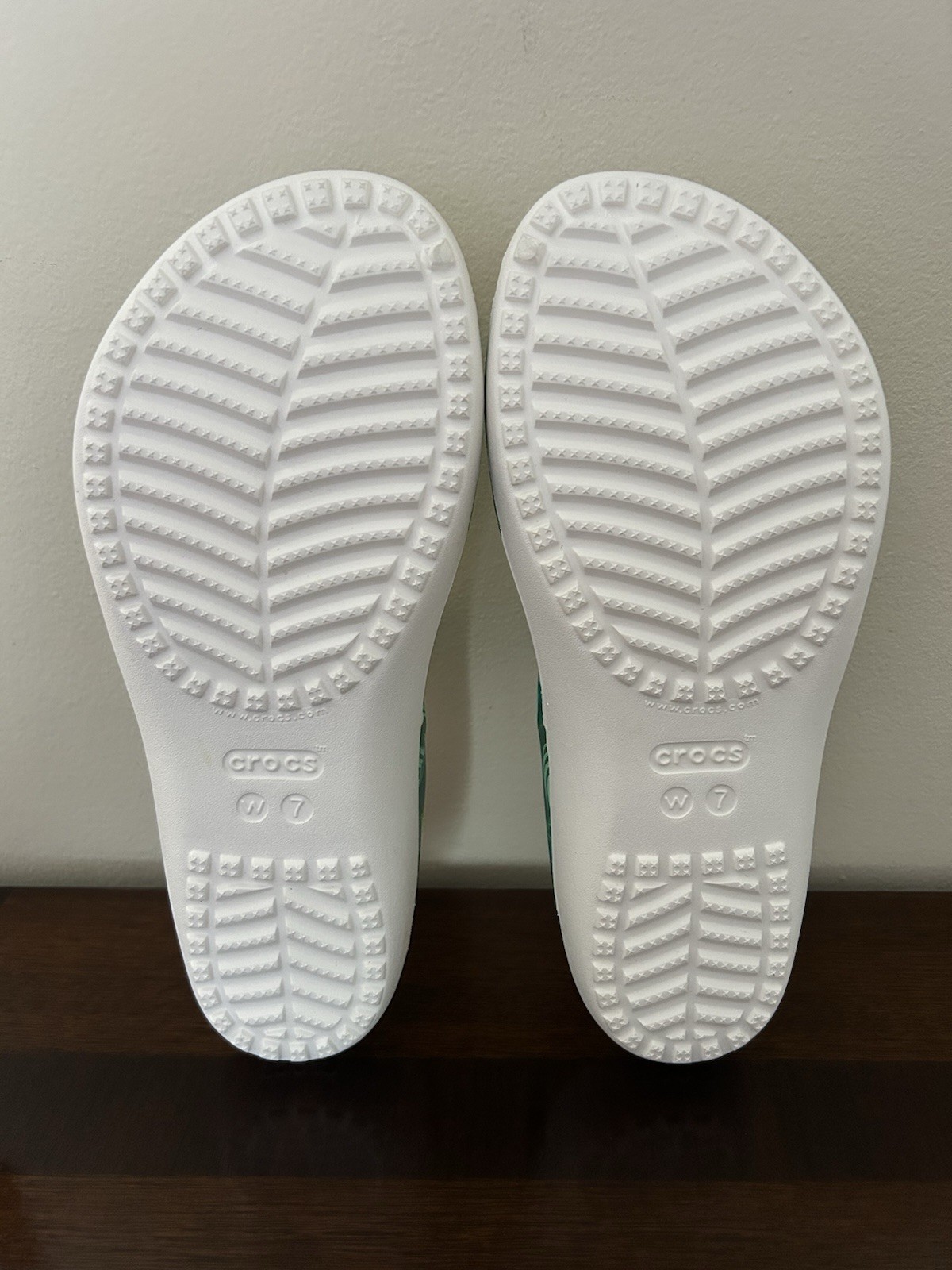 CROCS Kadee II Tropical Leaves Women’s Sandal Size 7 Slides Slip On Sandals