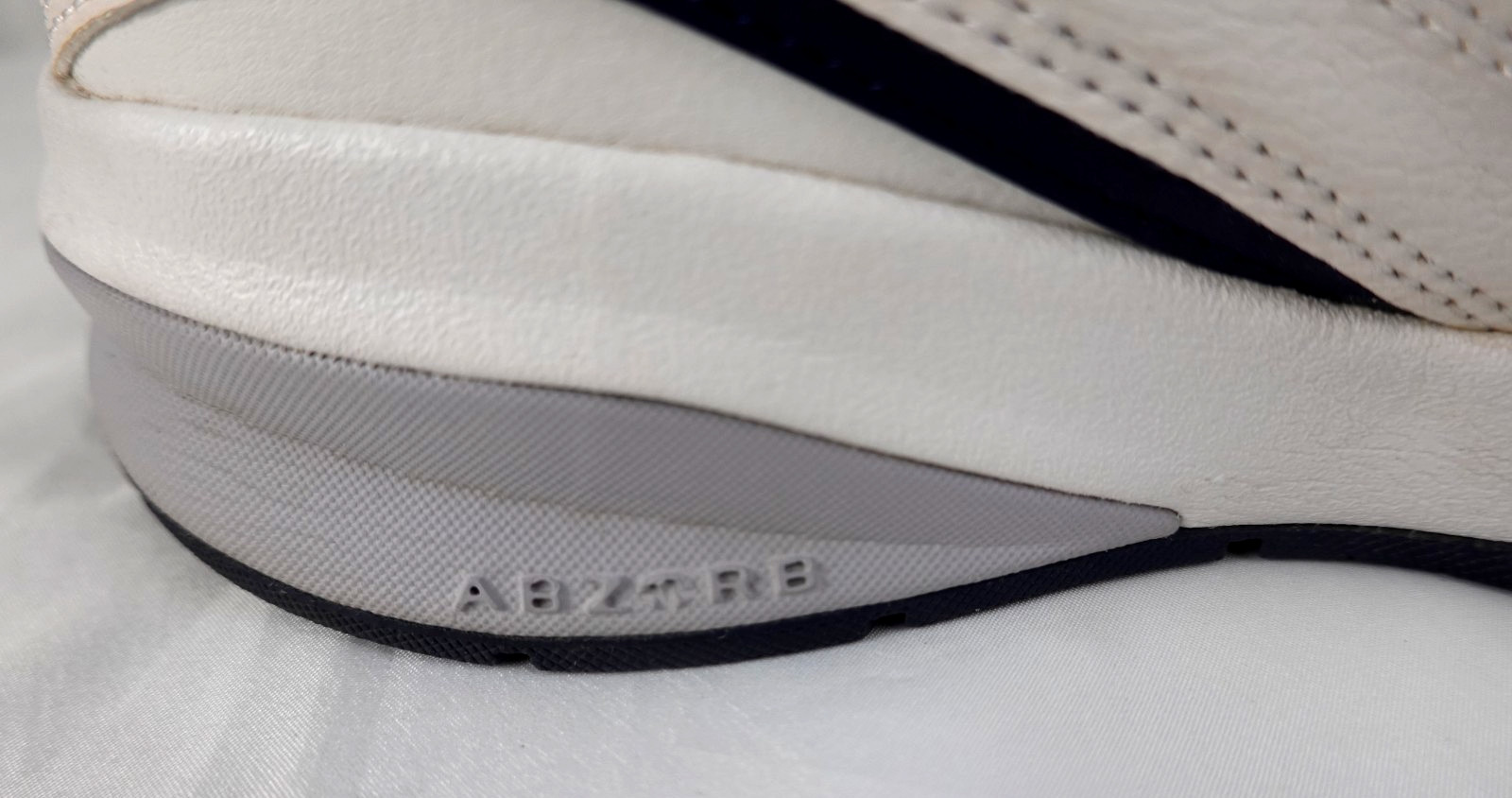 Size 10.5 – New Balance 608 4E Wide White