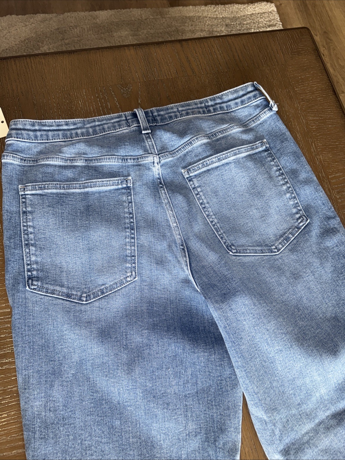 Universal Thread NWT High Rise Everyday Straight Jean Reg Size 16R Light Wash