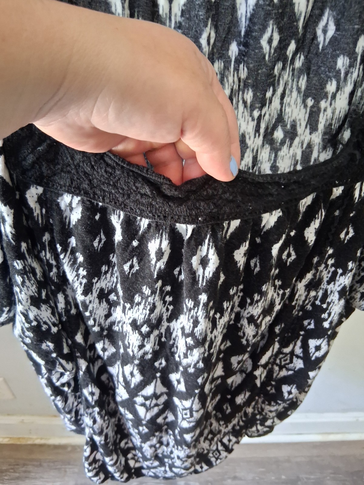 Faded Glory XXL Black/White Geometric Lace Scoop Neck SS Blouse