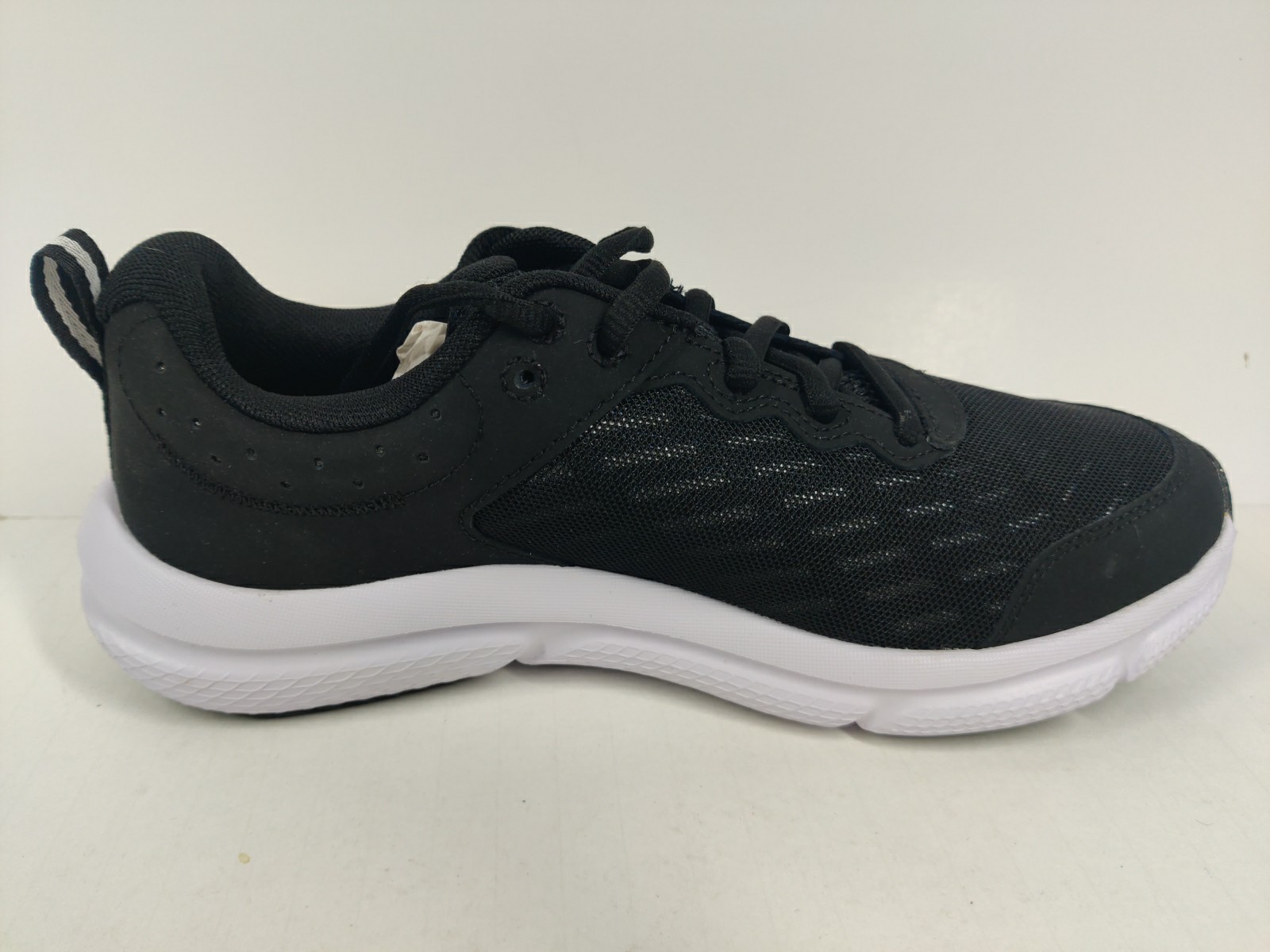 Under Armour 3026175 Men’s 7 UA Charged Assert 10 Running Athletic Shoes