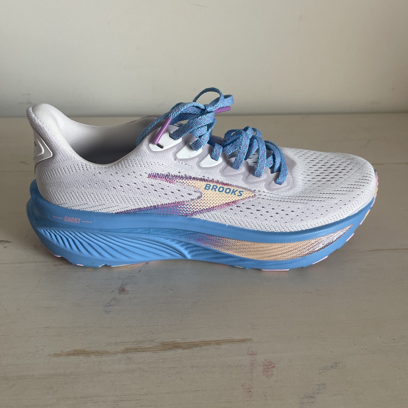 Brooks Women’s Ghost 17 Two Color Schemes to Pick From Each $95 Brand New!