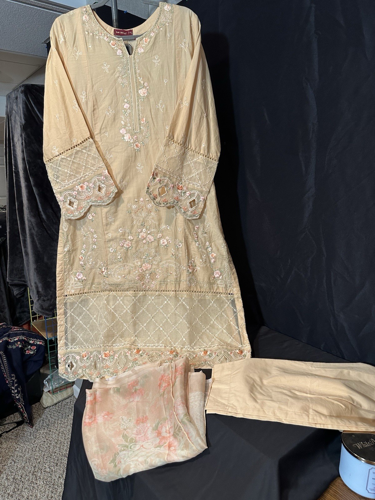Premium Bin Saeed Brand Lawn Emb Suit 3 PC – Chiffon Dupatta – Large Size – $34