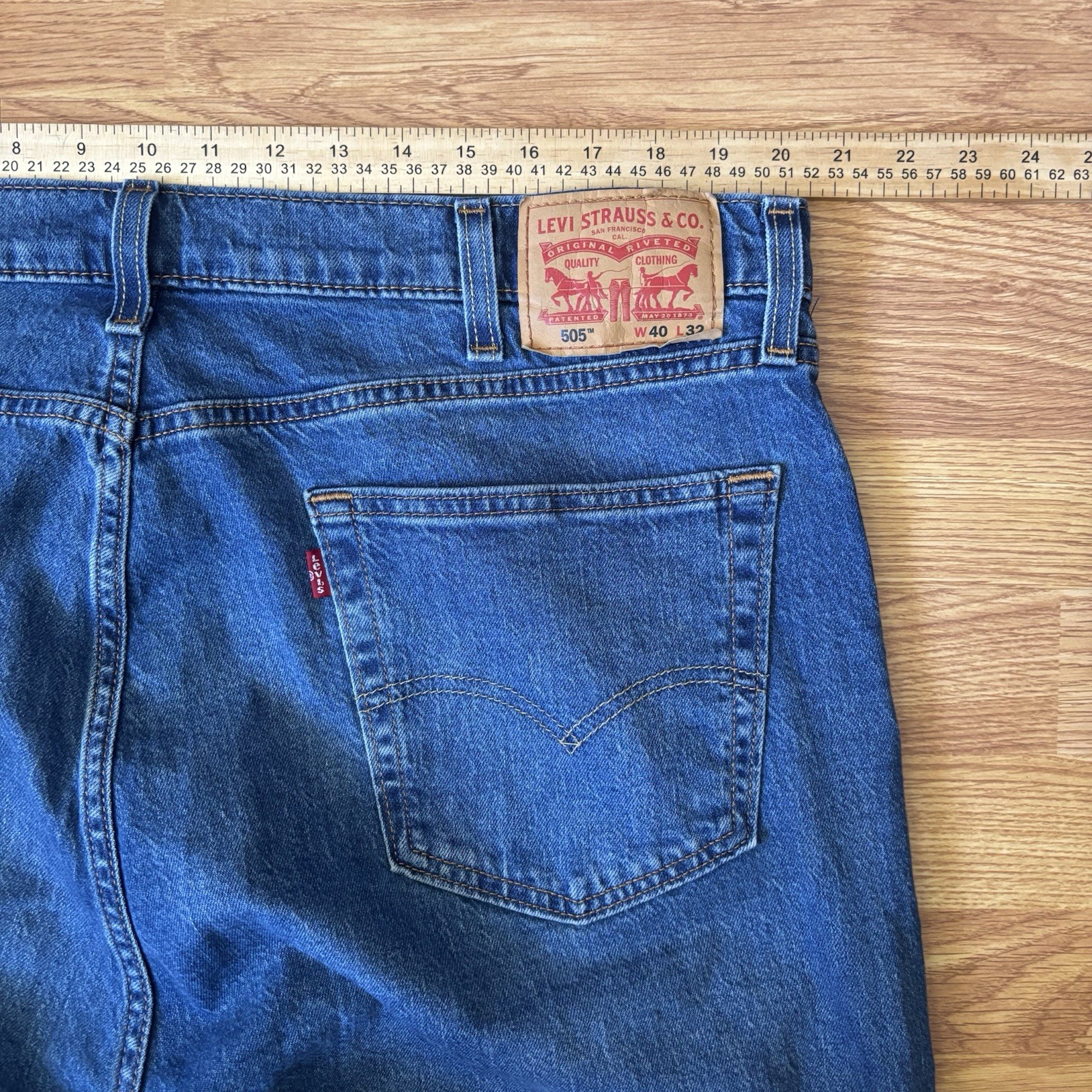 Levi’s 505 Jeans Mens 40×32 Blue Regular Fit Straight Leg Medium Wash Denim