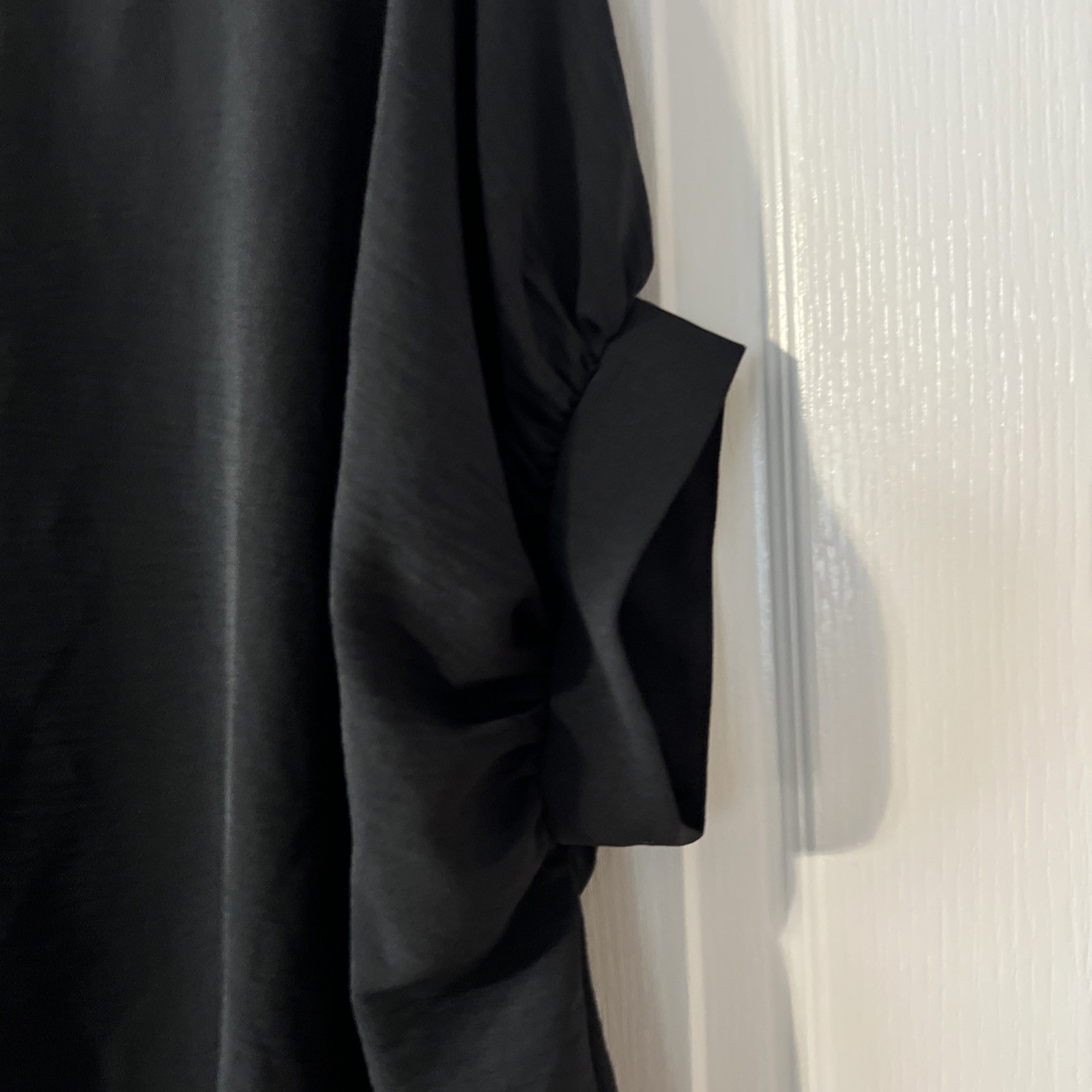 Zenana Women’s Black Oversized V-Neck Pullover Top Size L/XL