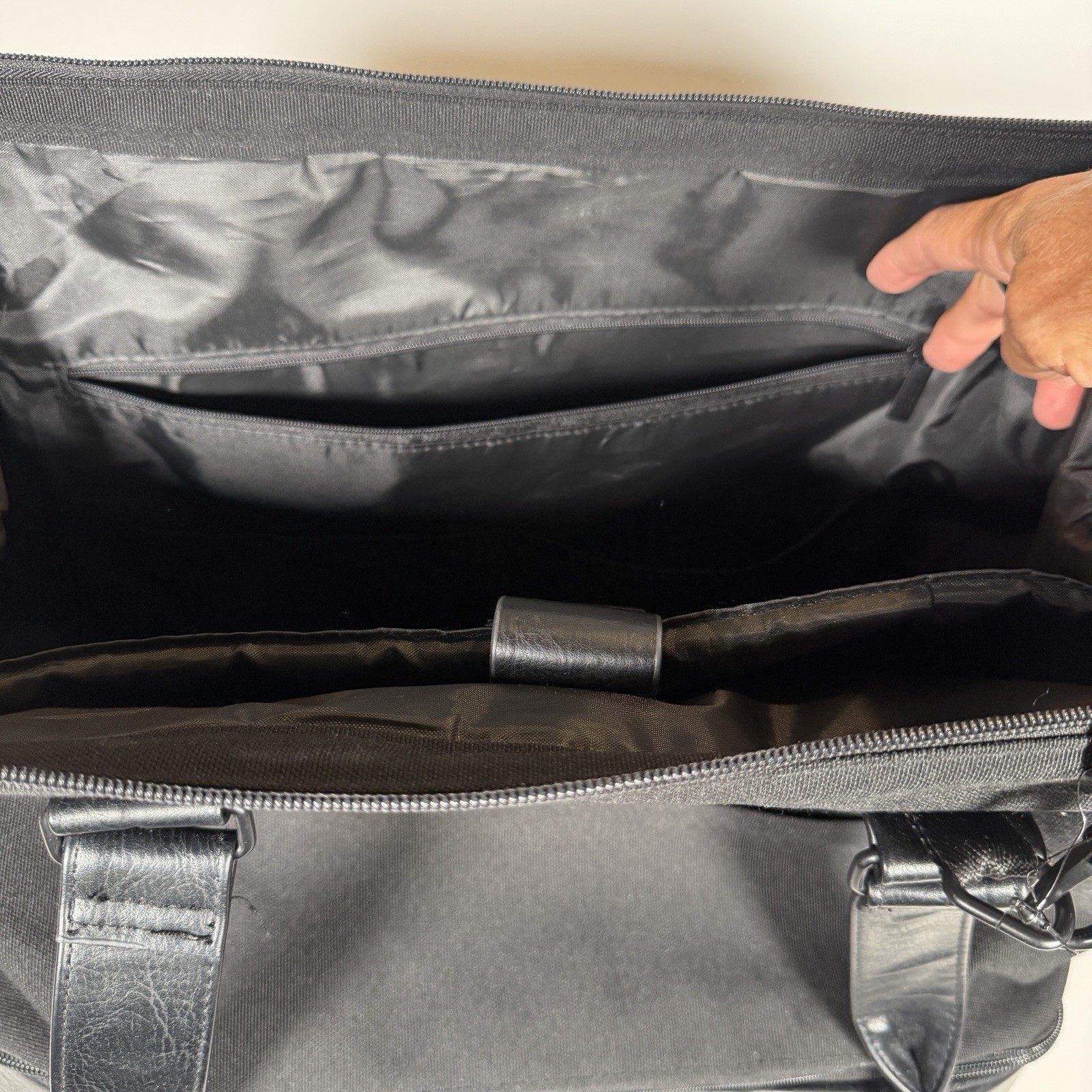 Beis Black Weekender Bag Lightweight Zip Closure Detachable Shoulder Strap Women