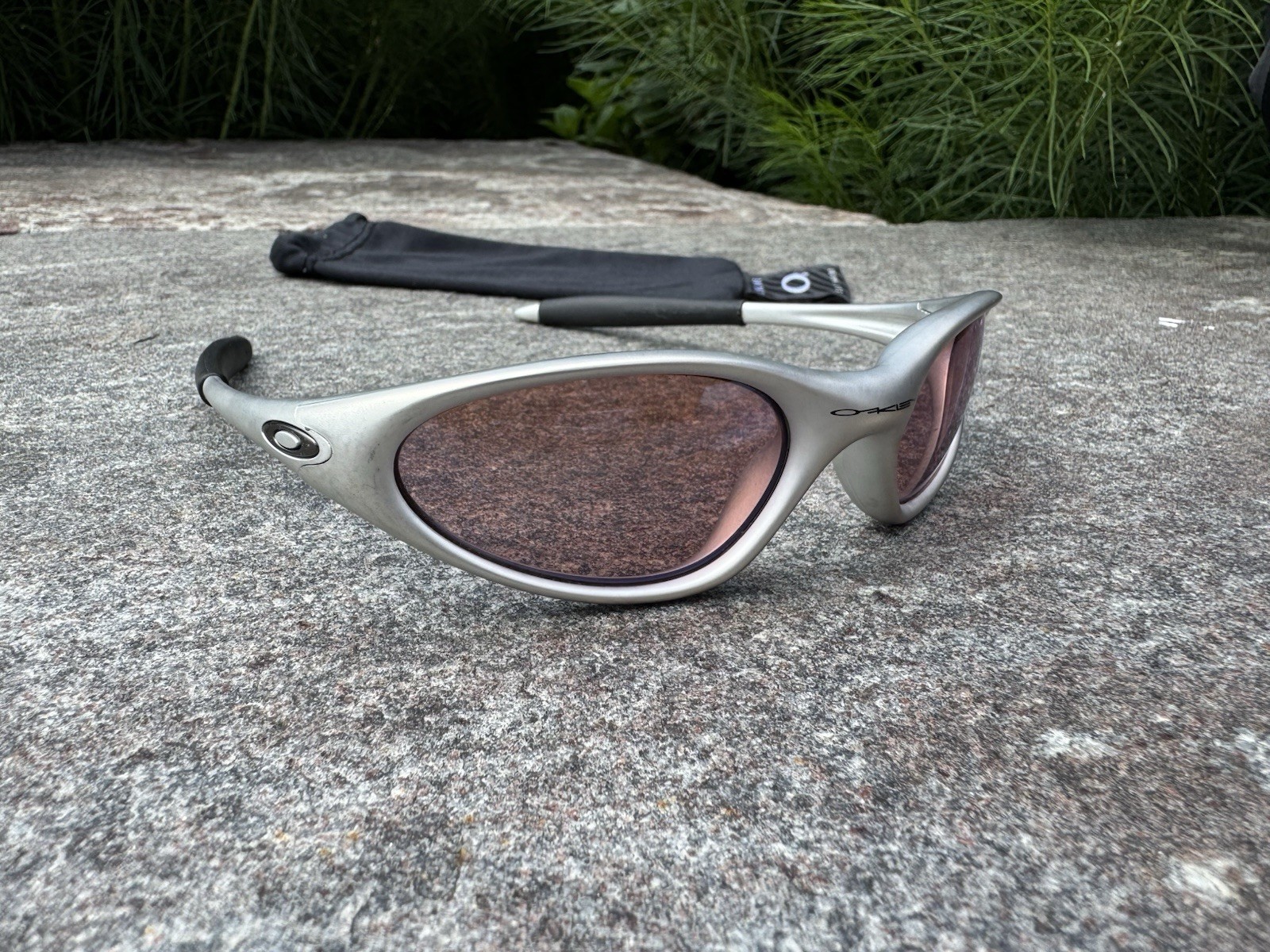 VTG Oakley Minute 1.0 Oval Sunglasses Silver Persimmon/ Pink G30 Iridium Lenses