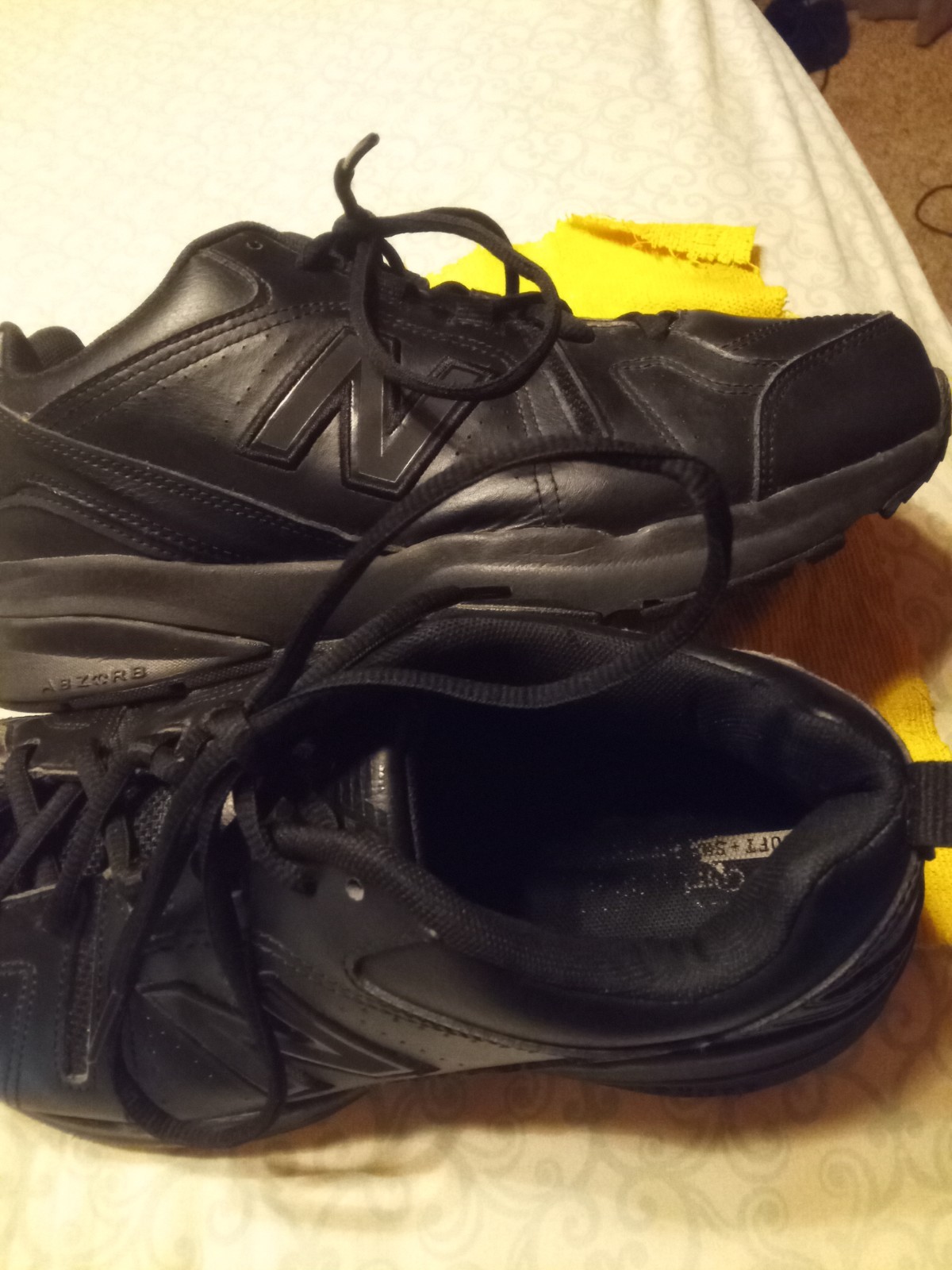New Balance 608 Men’s Size 8.5 4E Black Leather Running Shoes