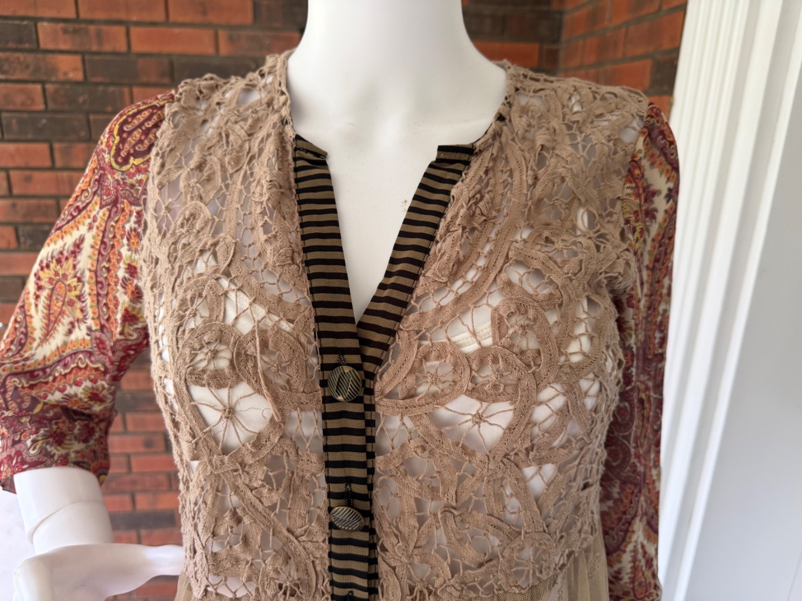 BKE GIMMICKSSize SMALL Brown Floral Lace Sheer Button Up V Neck Semi Sheer Tunic