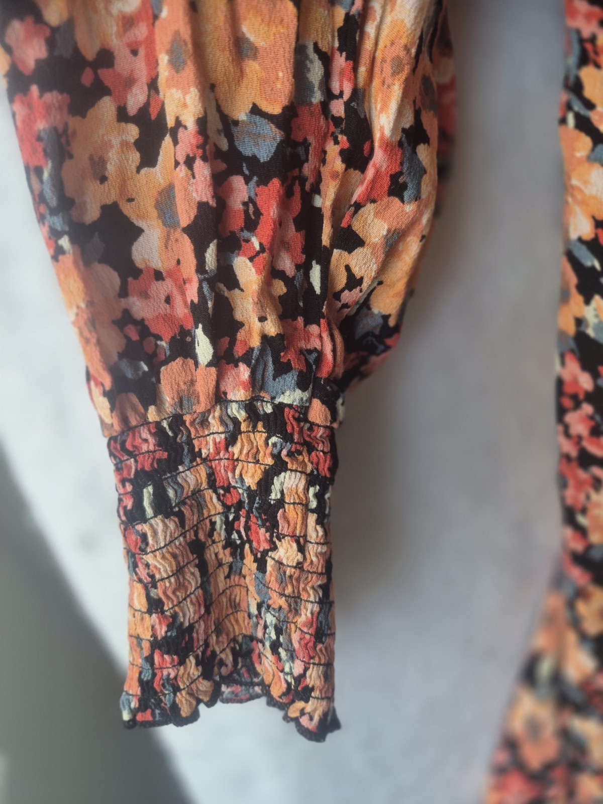 WILD FABLE Floral Faux Wrap Dress long s V-Neck Sz XS Smocked Sleeves Tie Detail