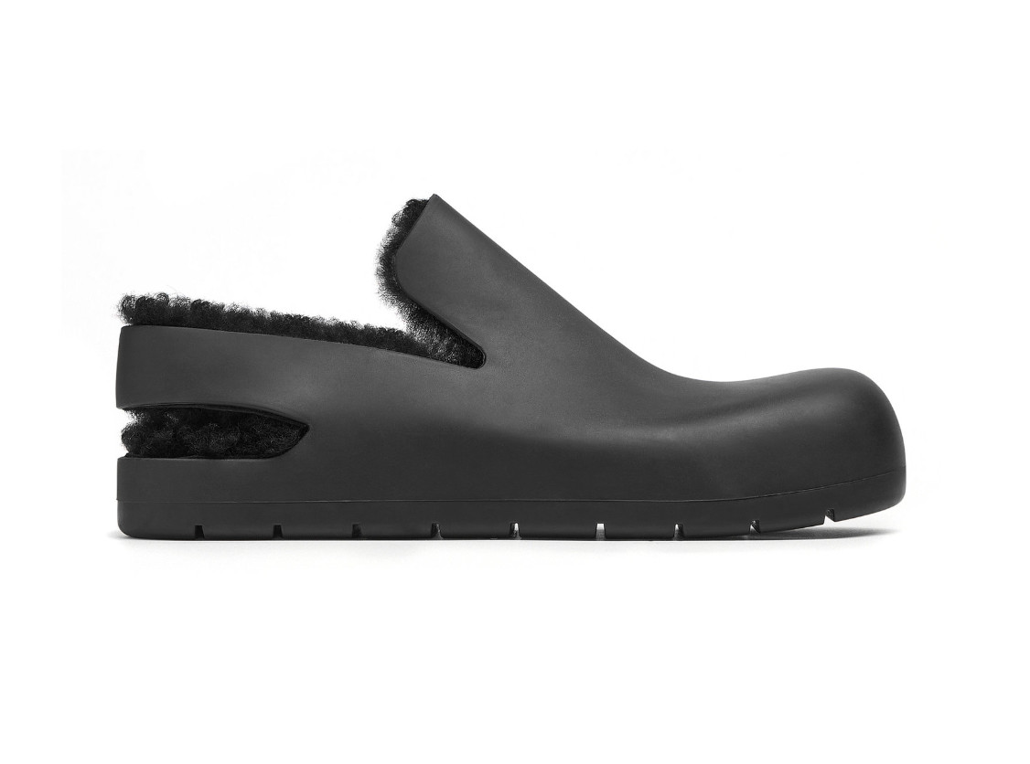 Sz 12 – Bottega Veneta Puddle Shearling Rubber Slingback Sandal ‘Black’ 676886