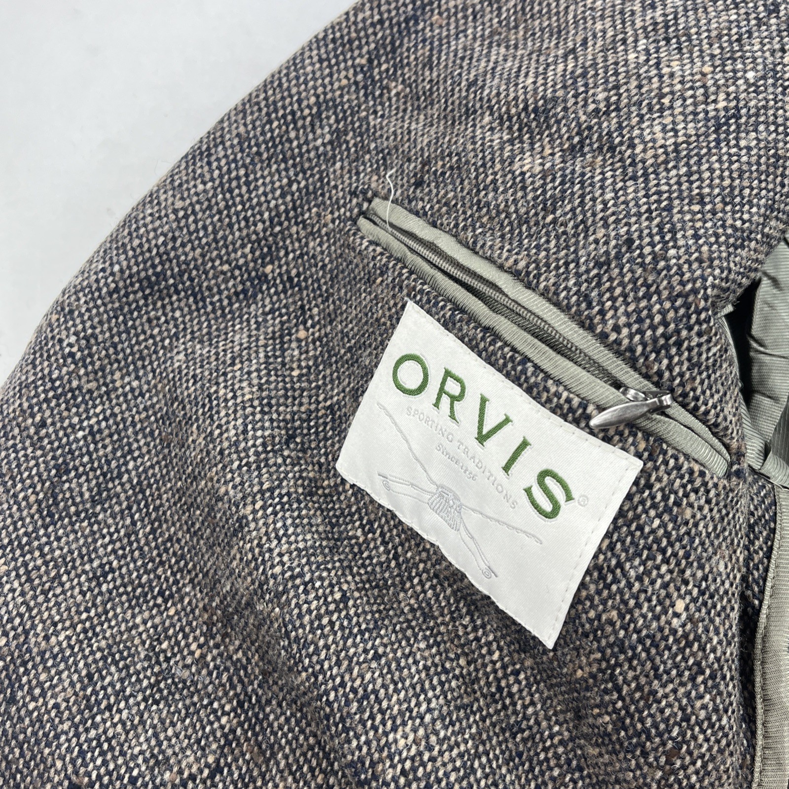 Vintage Orvis Wool Tweed Sporting Blazer Leather Elbow Patches Brown Size 42 R